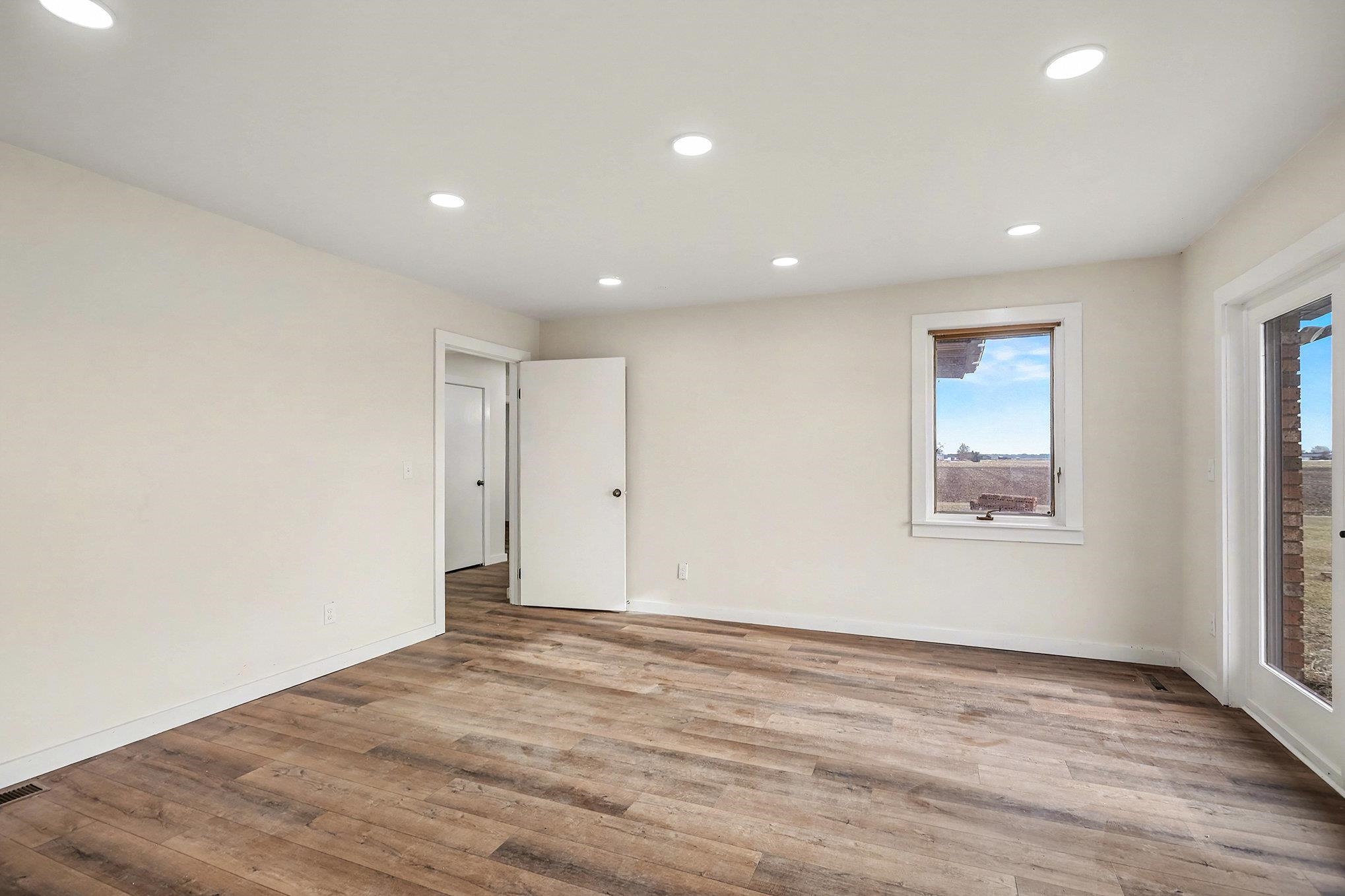 6386 E Washington Property Photo 27