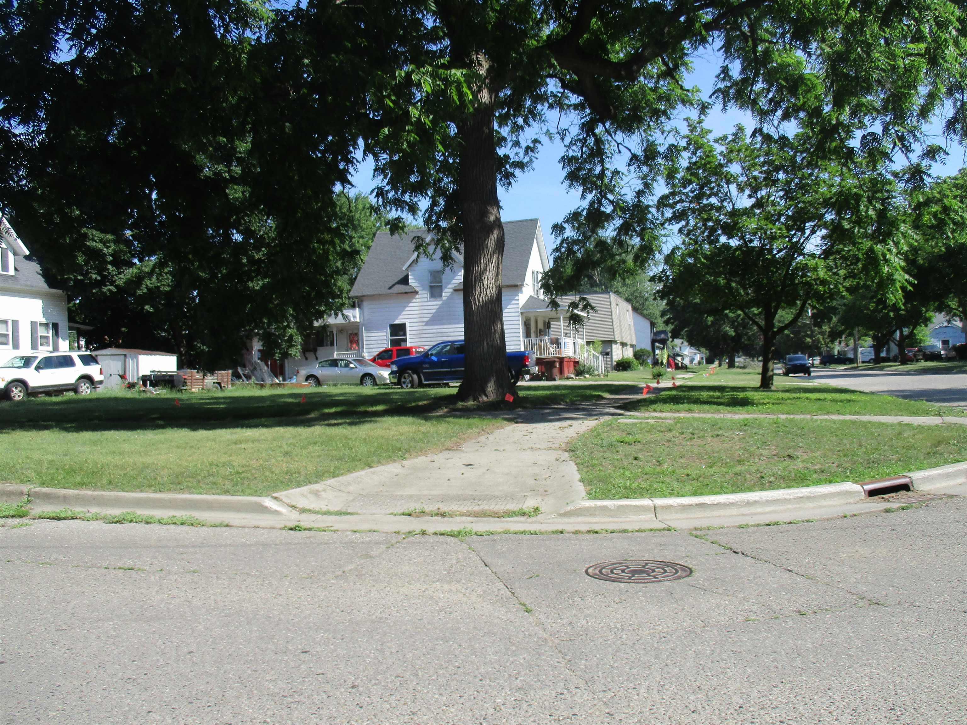 427 E Downie Street Property Photo 4