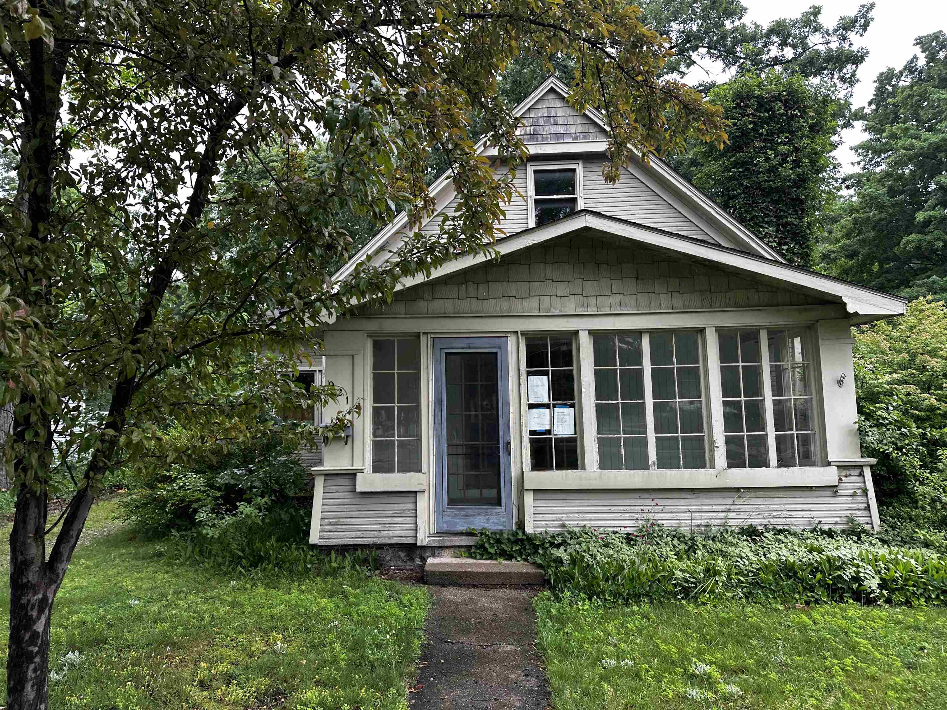 921 Washington Street