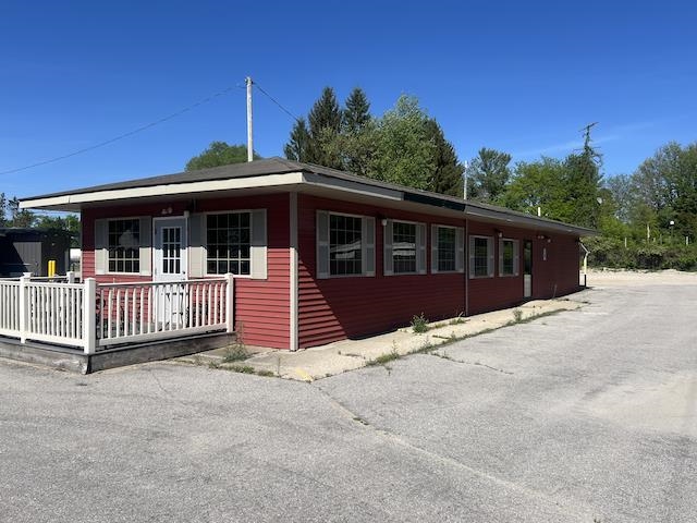103 S Division Street Property Photo 3