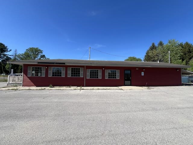 103 S Division Street Property Photo 6