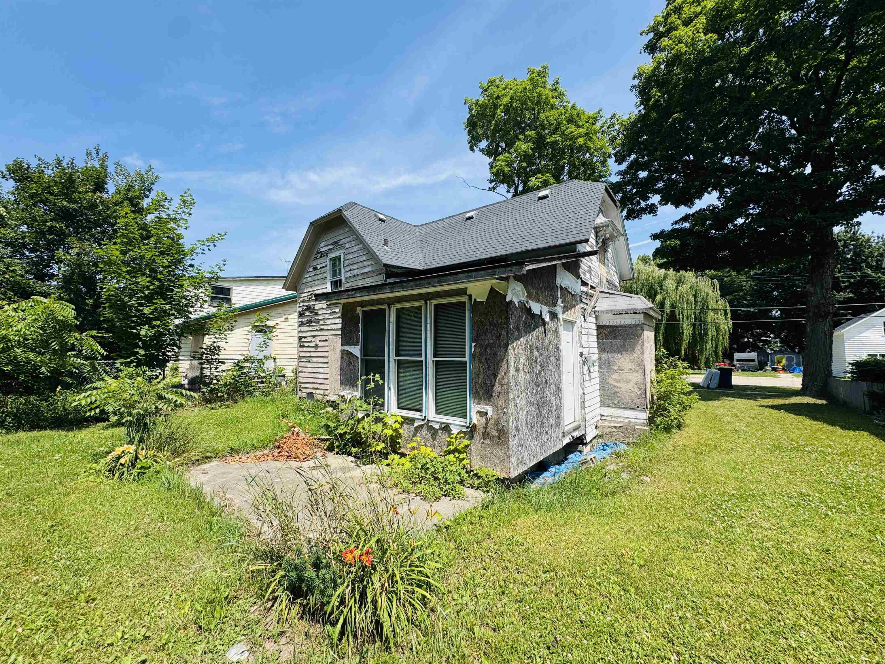 213 N Pine Street Property Photo 6