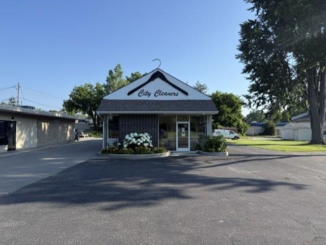 316 W Superior Street