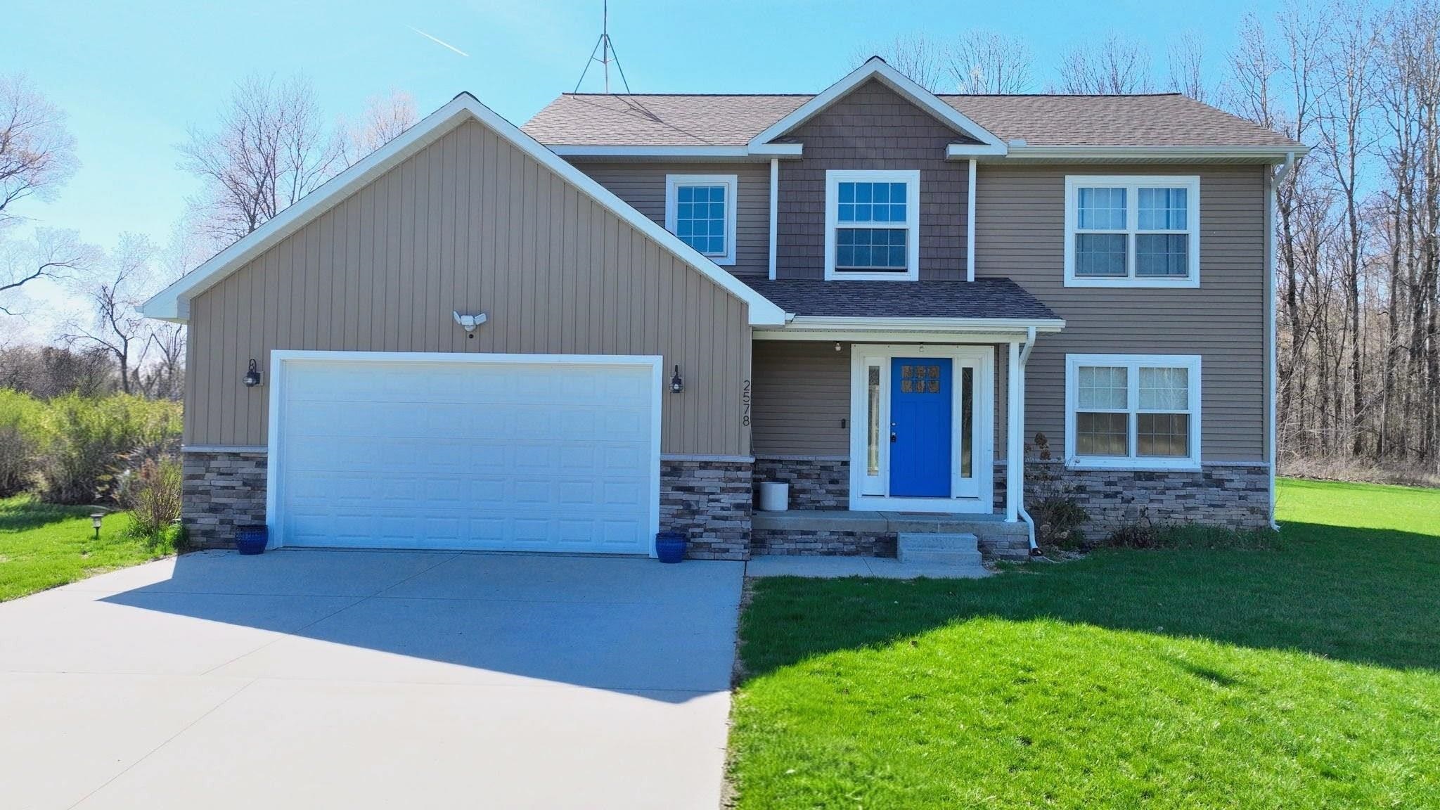 2578 White Pine Property Photo 1