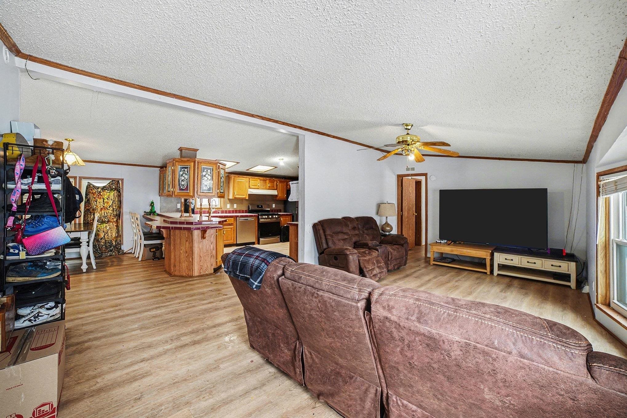 147 E Elm Street Property Photo 2