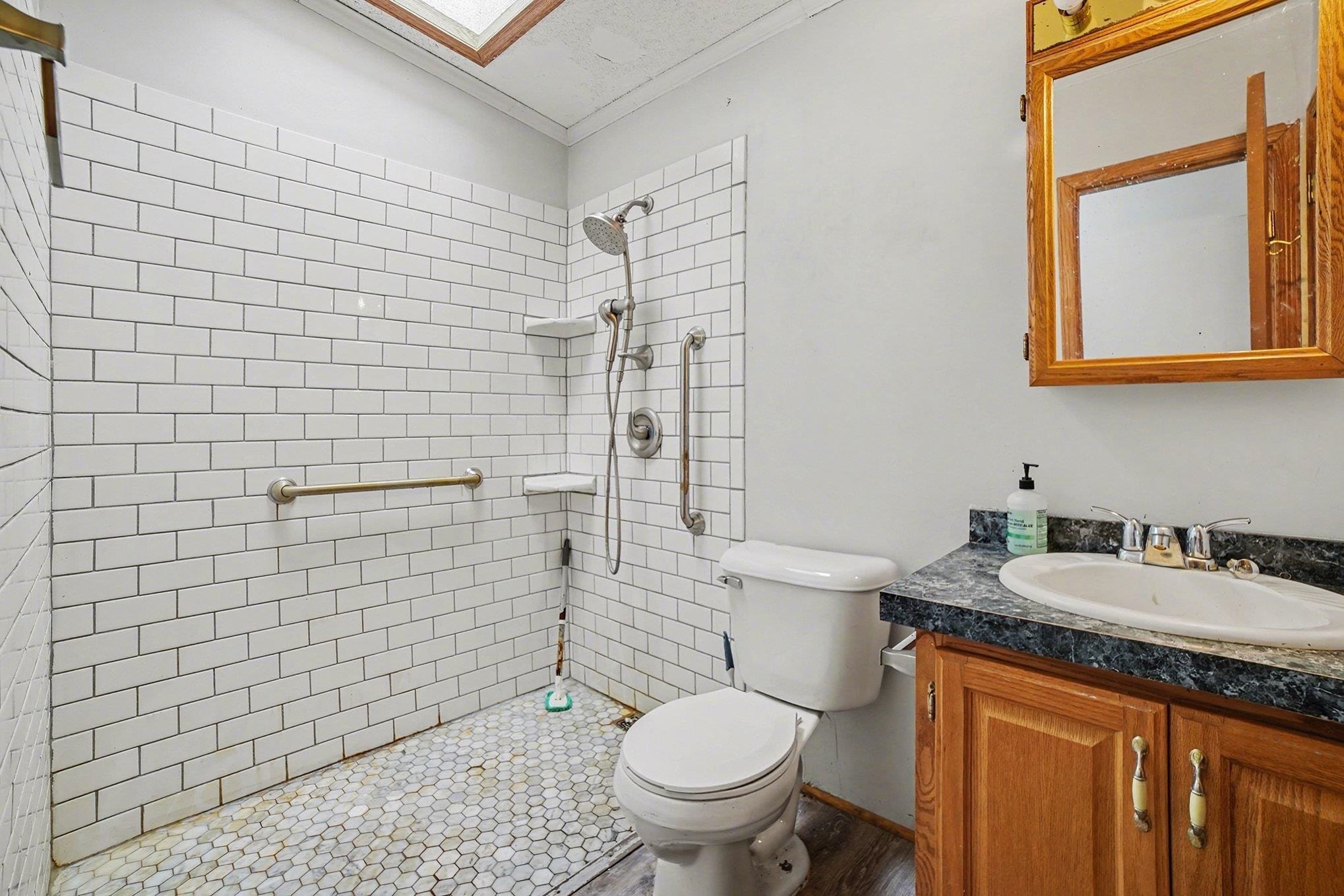 147 E Elm Street Property Photo 7