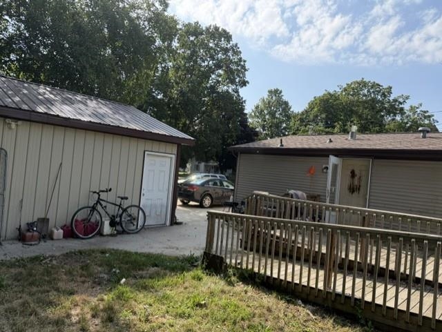 147 E Elm Street Property Photo 16
