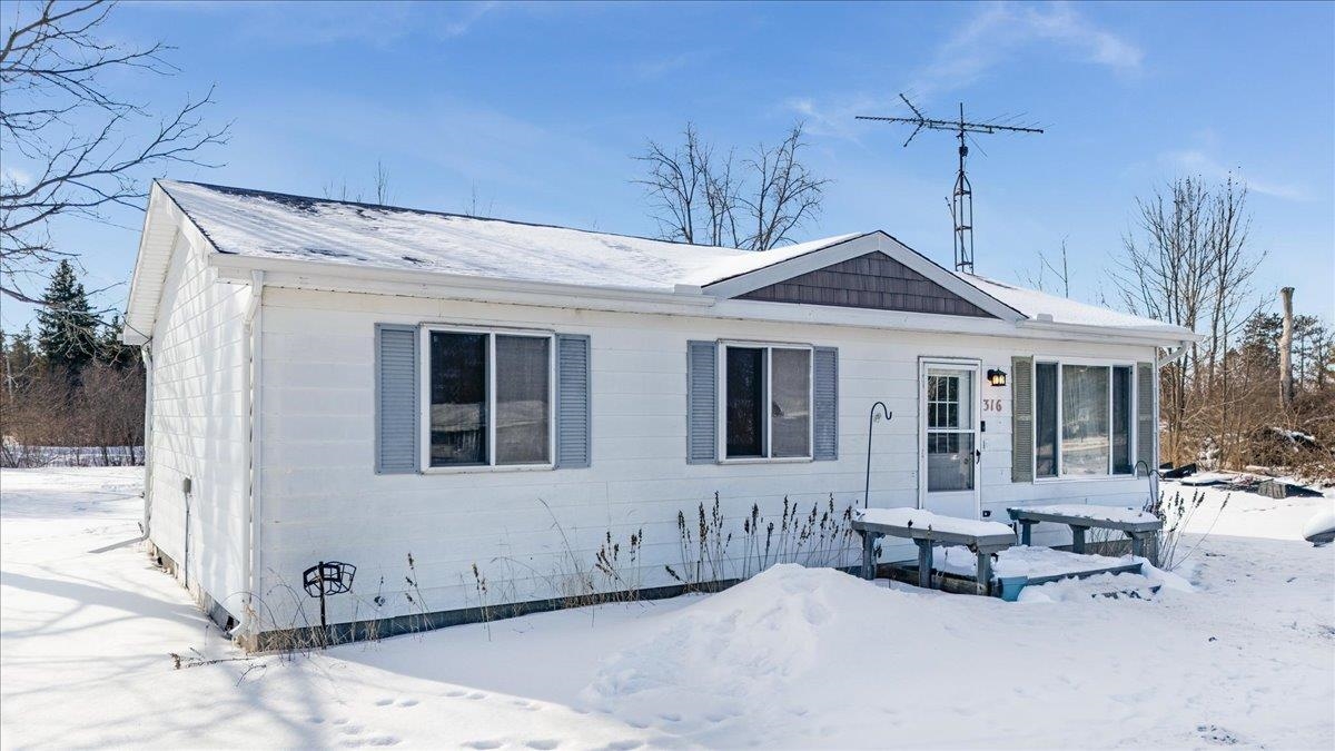316 E Main Property Photo 1