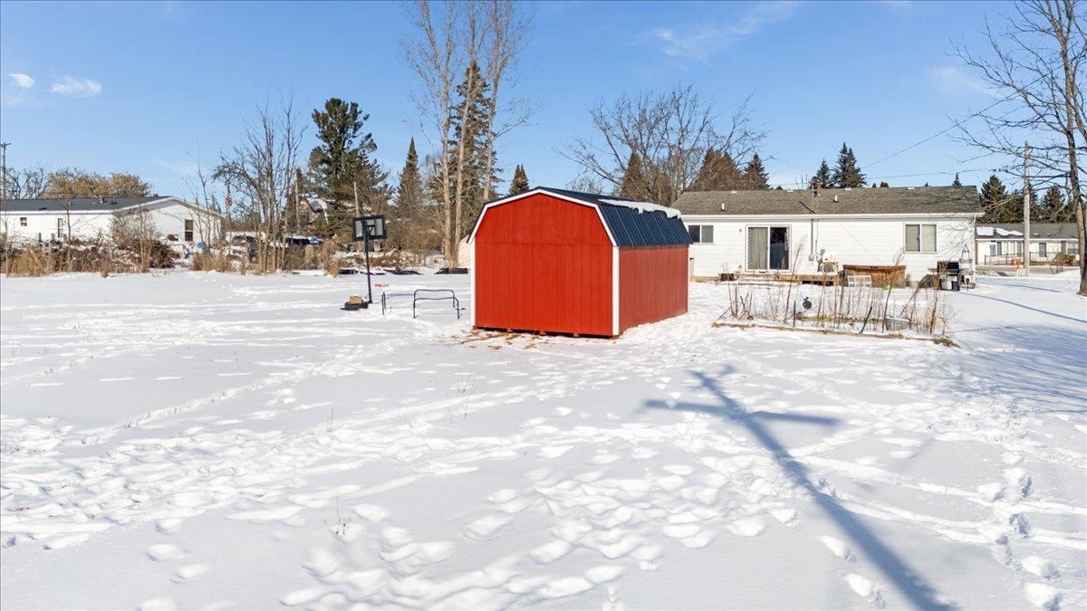 316 E Main Property Photo 10