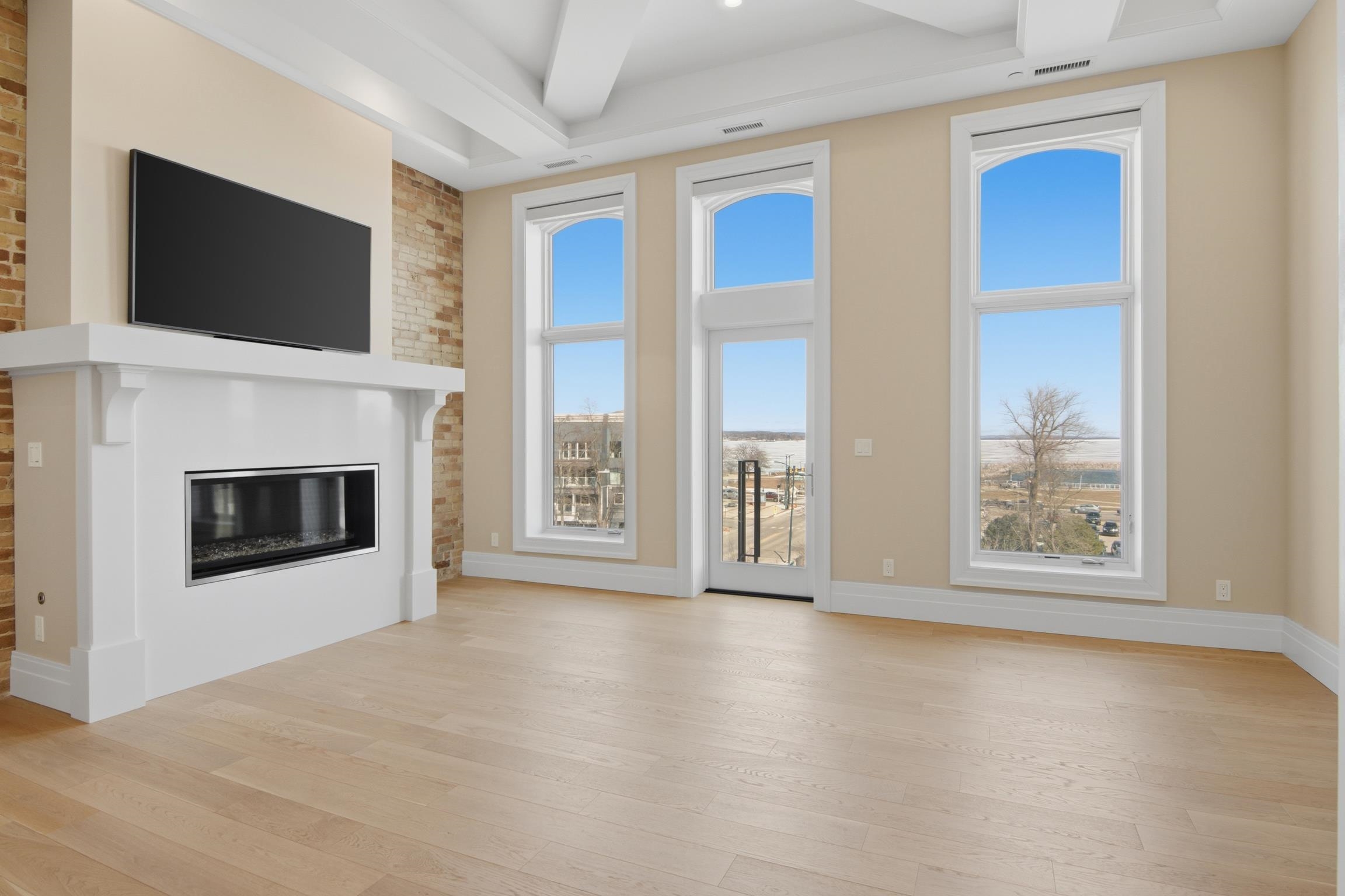 109 E Front Street Property Photo 3