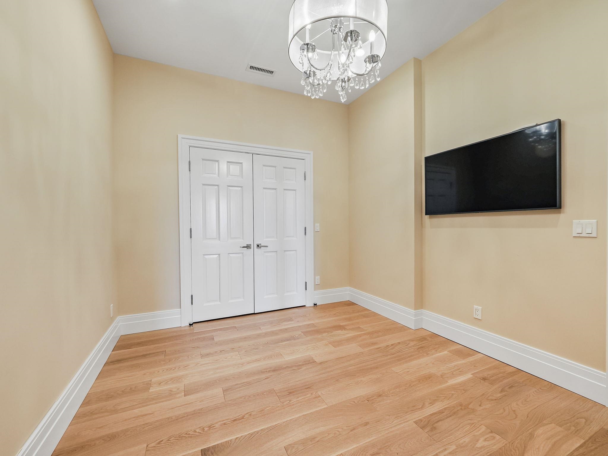 109 E Front Street Property Photo 25