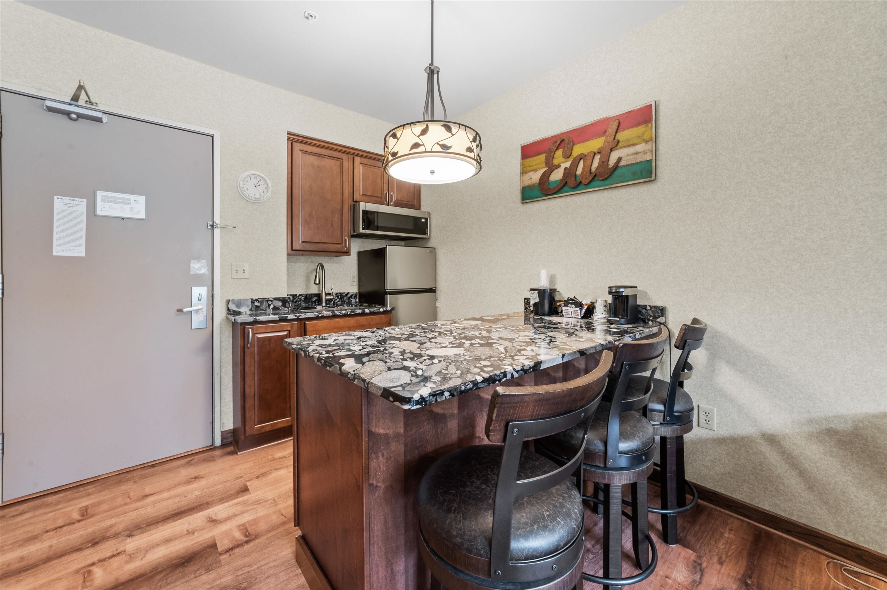 2400 Troon South Property Photo 6