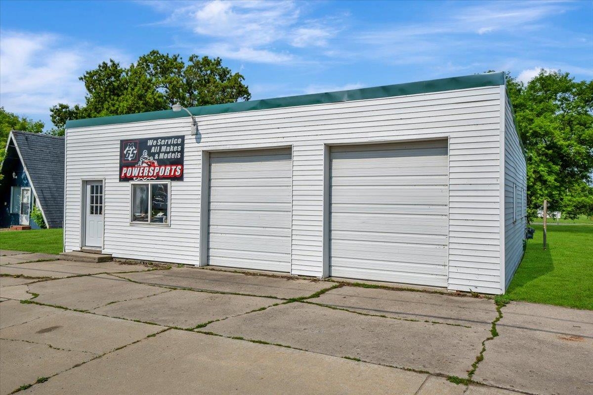100 & 102 S Bullock Street Property Photo 1