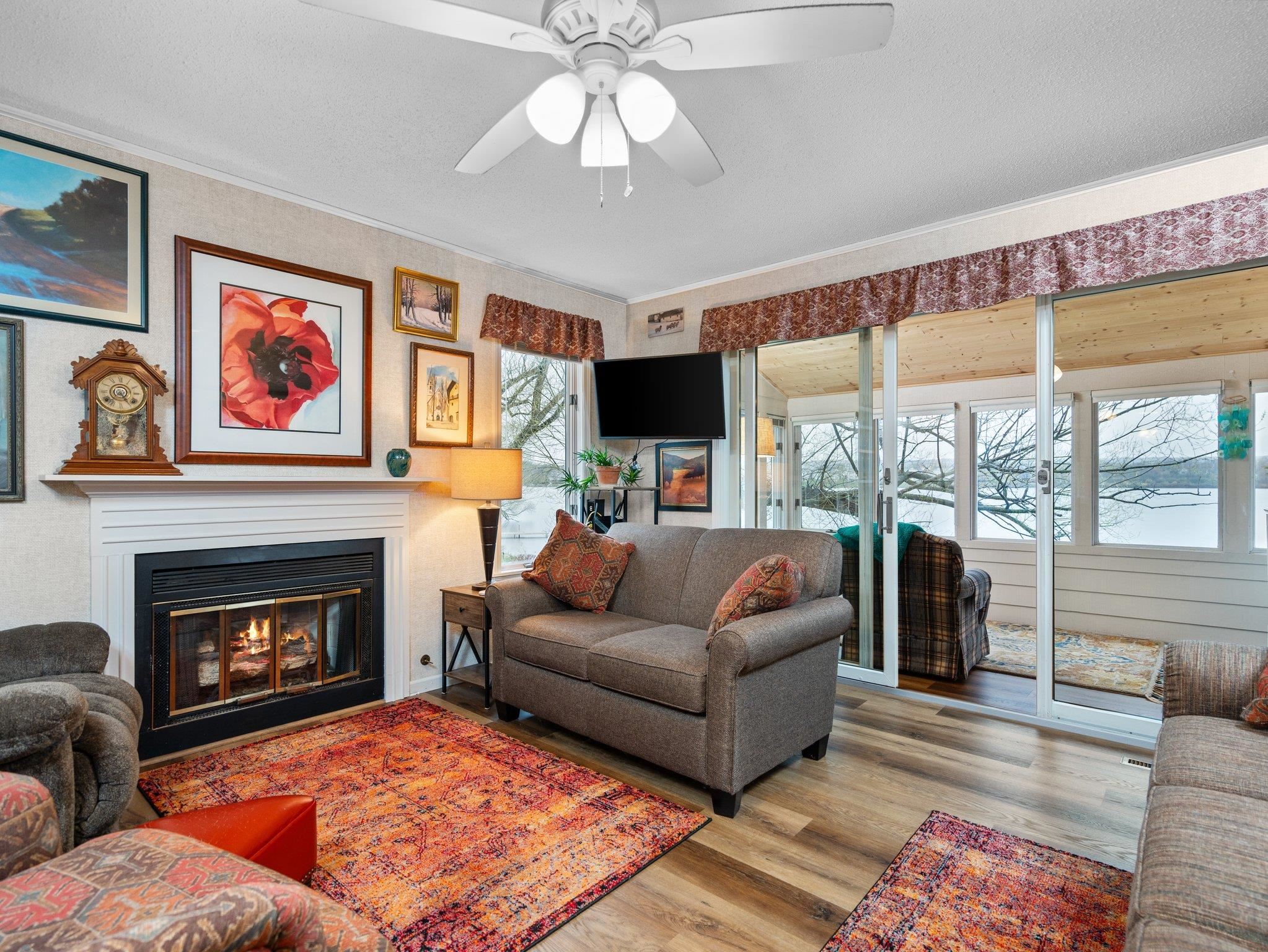 710 Centre Place Property Photo 4