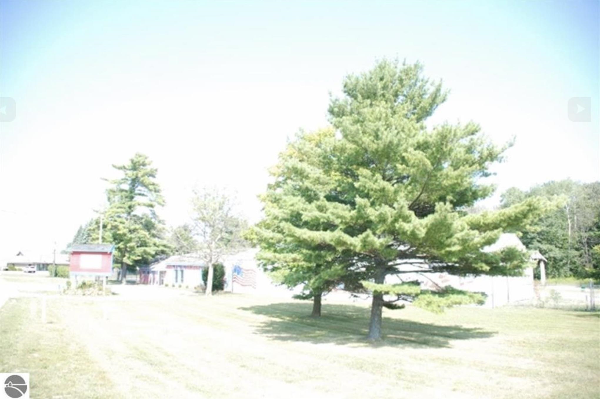 875 Green Street Property Photo 4