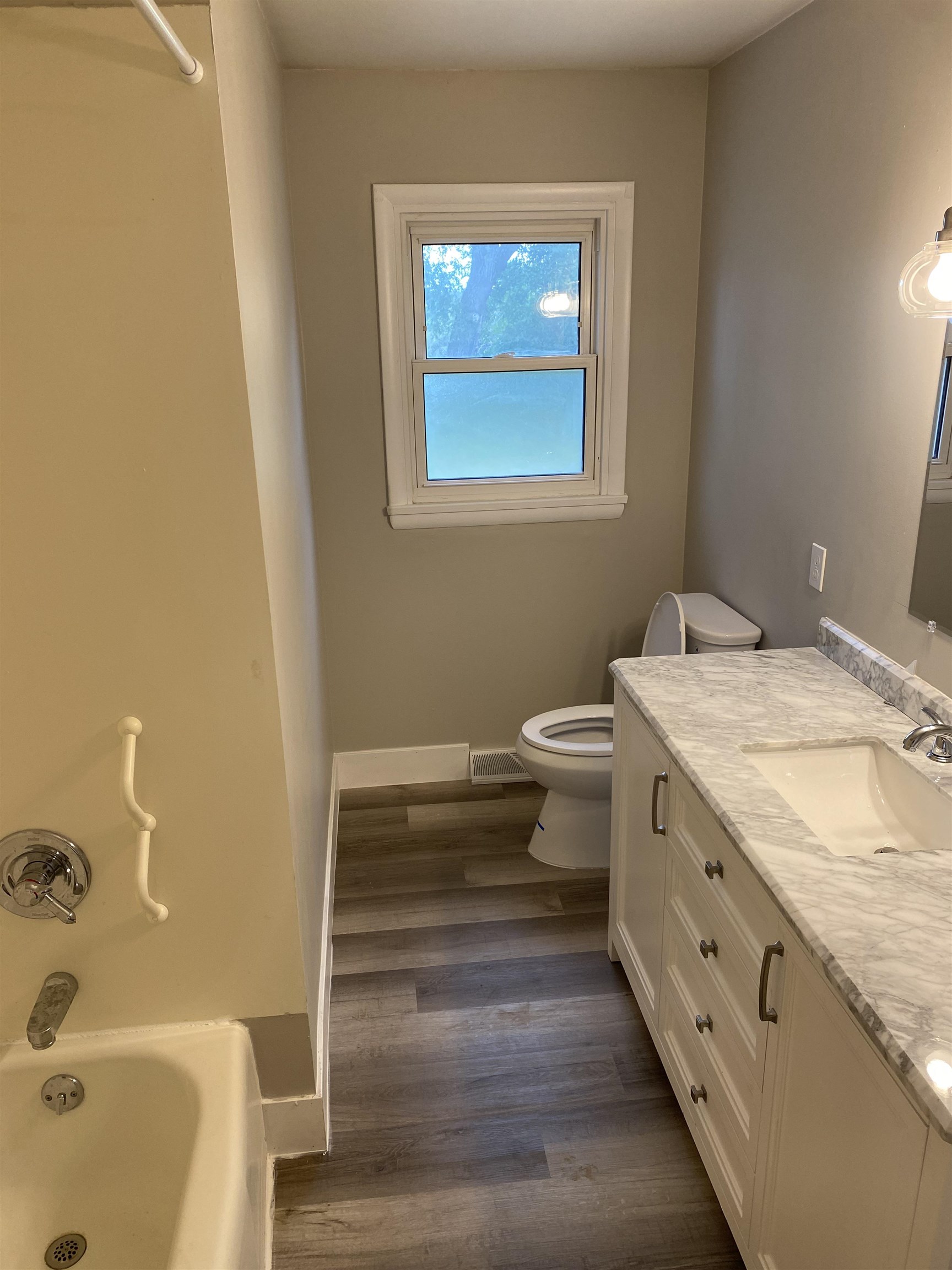 7075(2 Parcels) E M 72 Property Photo 12