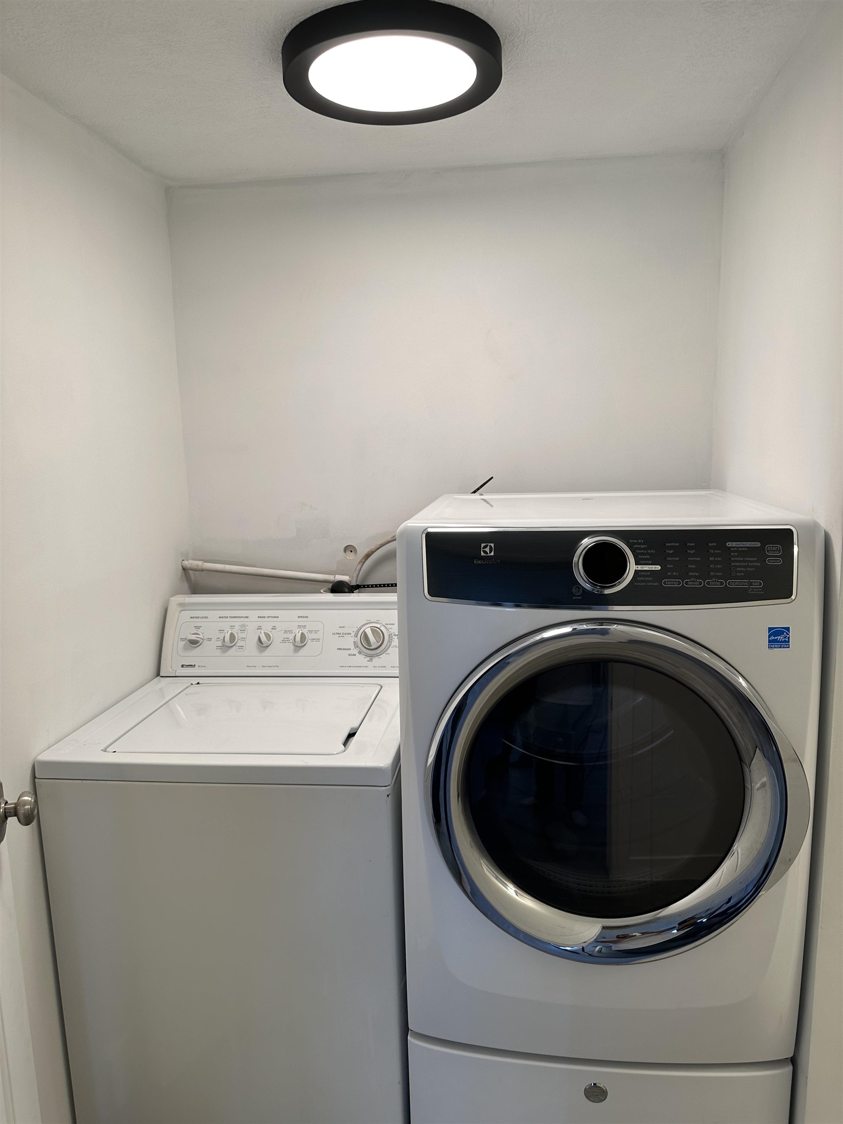 7075(2 Parcels) E M 72 Property Photo 34
