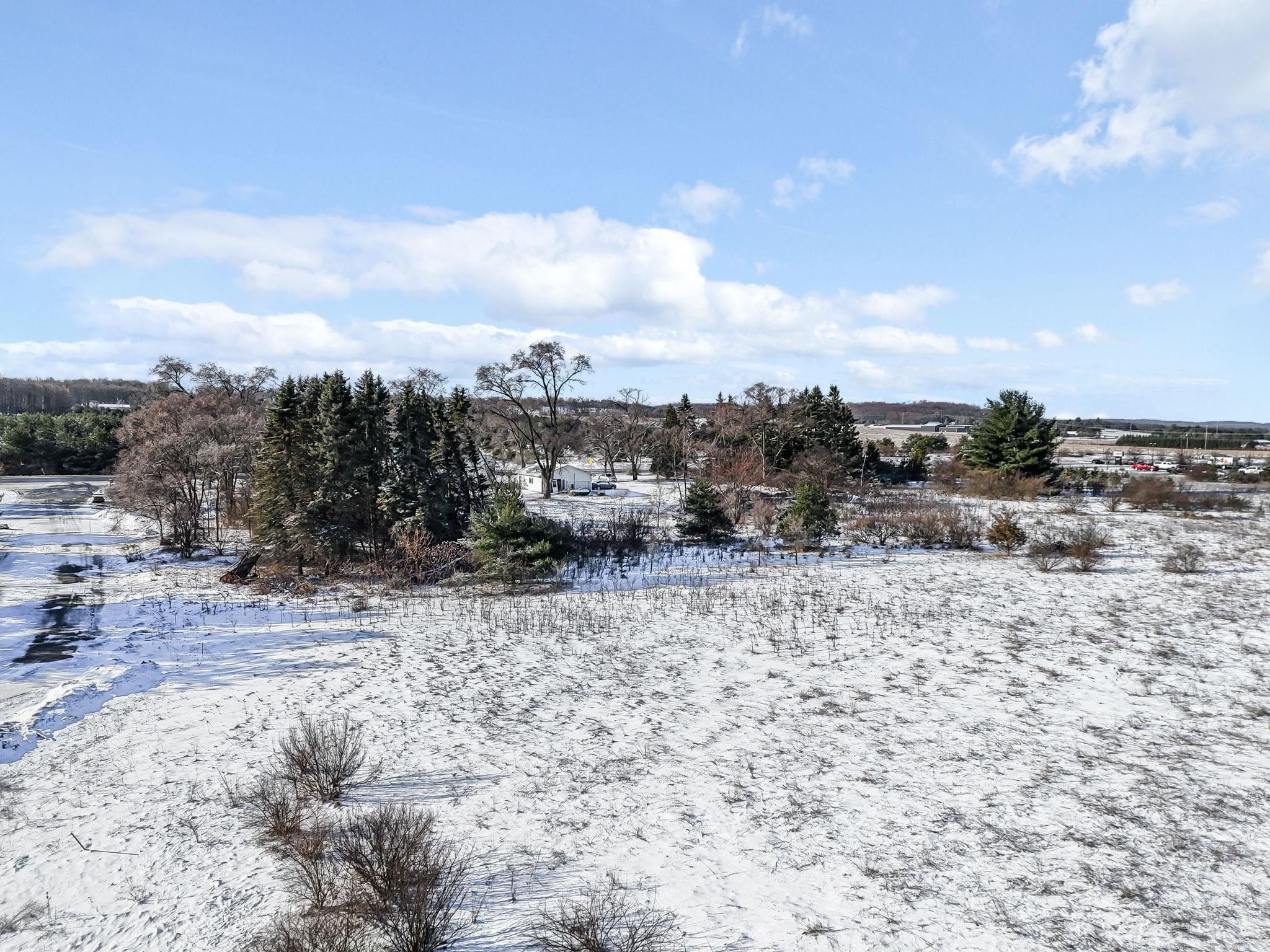 7075(2 Parcels) E M 72 Property Photo 43