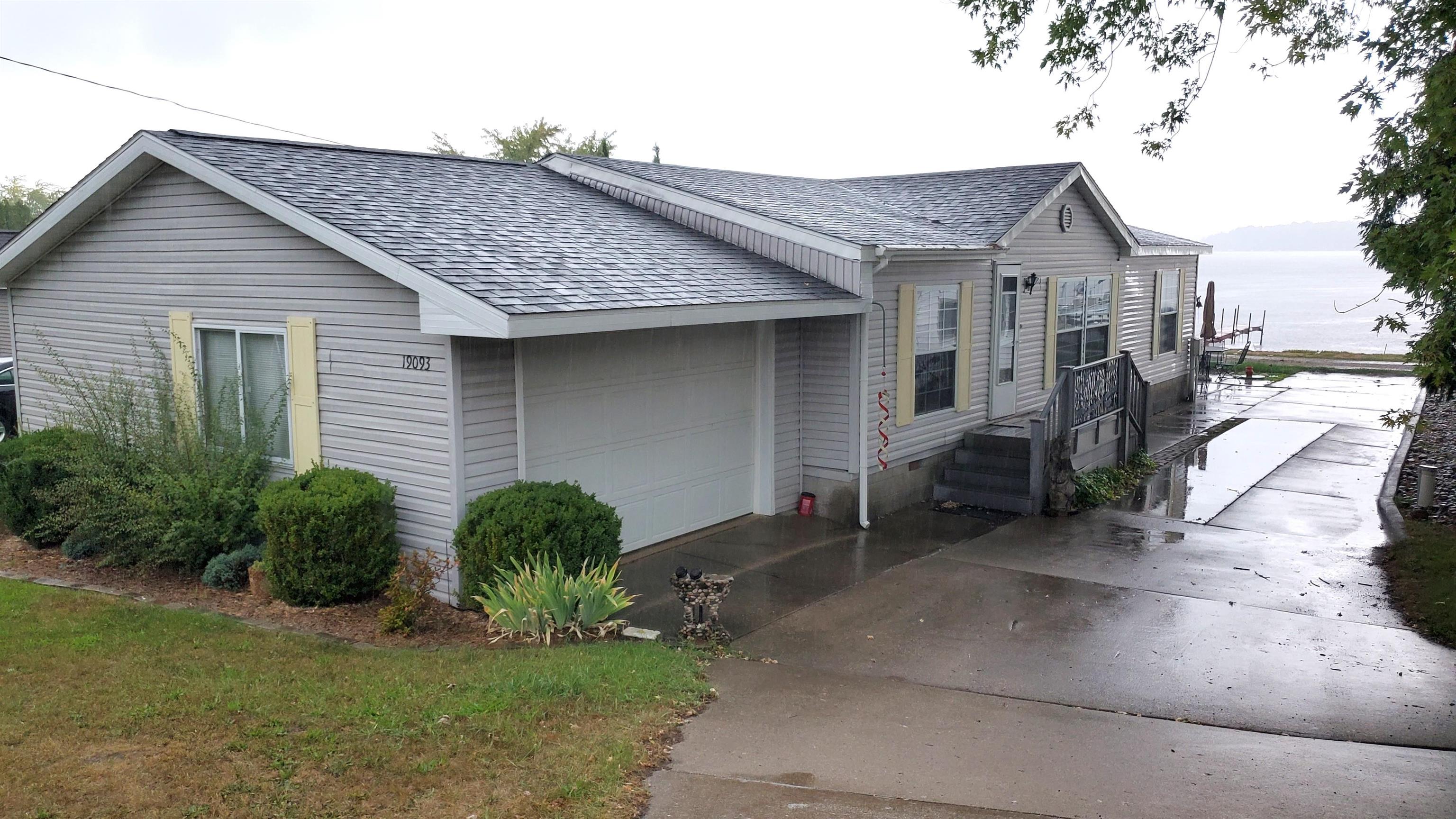 19093 Pike Street Property Photo 1
