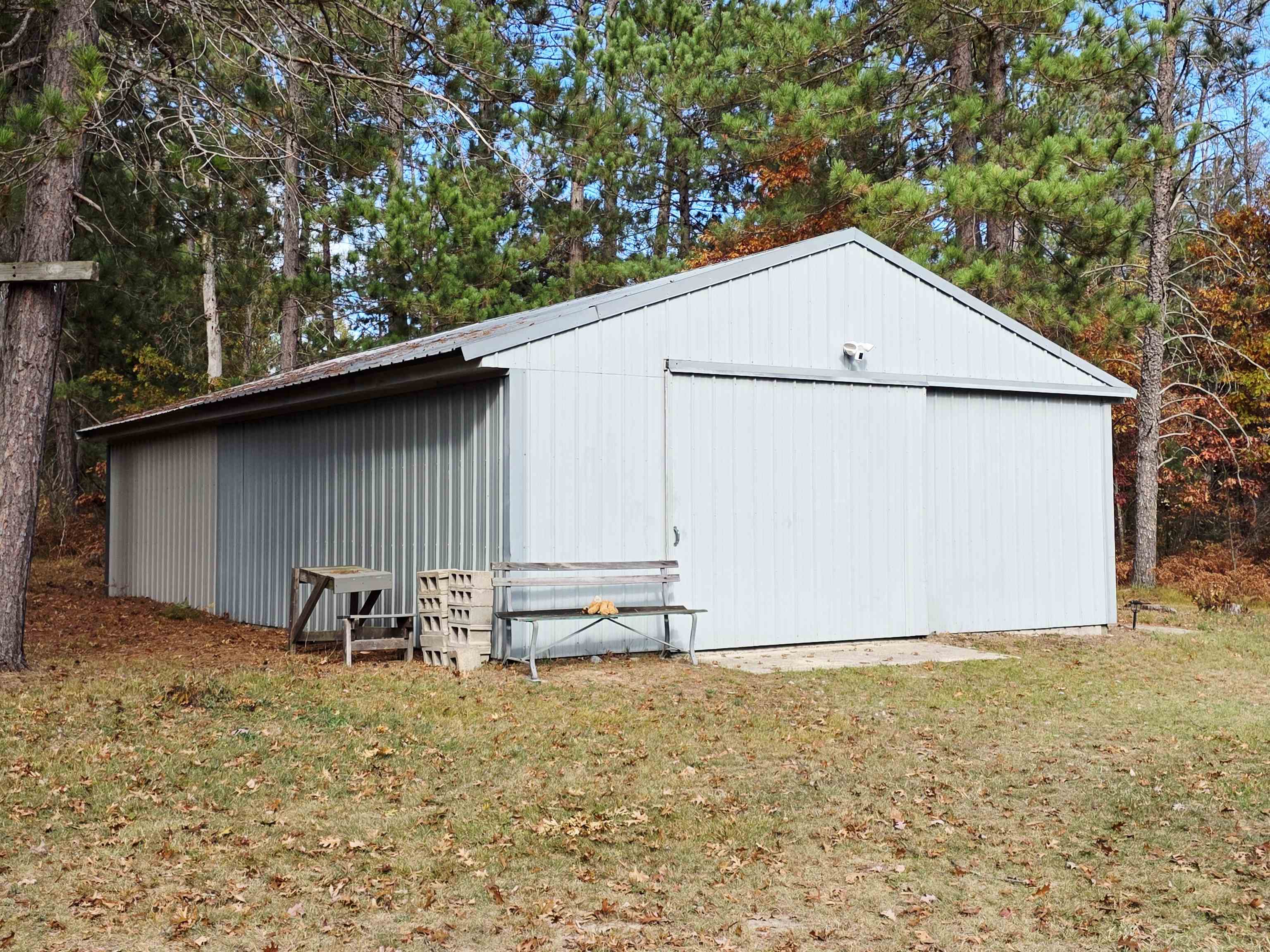 2498 W Five Mile Road Property Photo 4