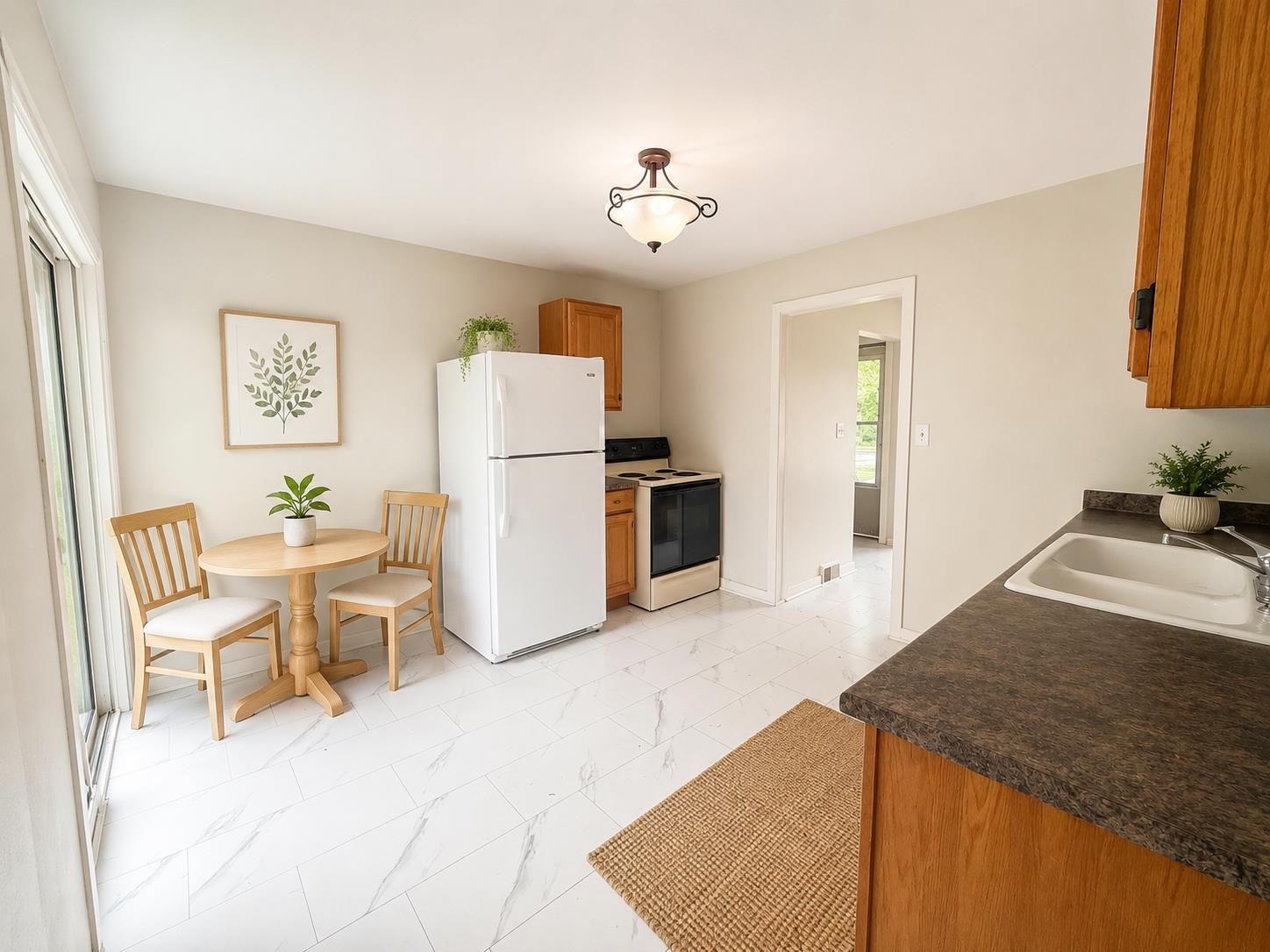 905 E High Property Photo 2