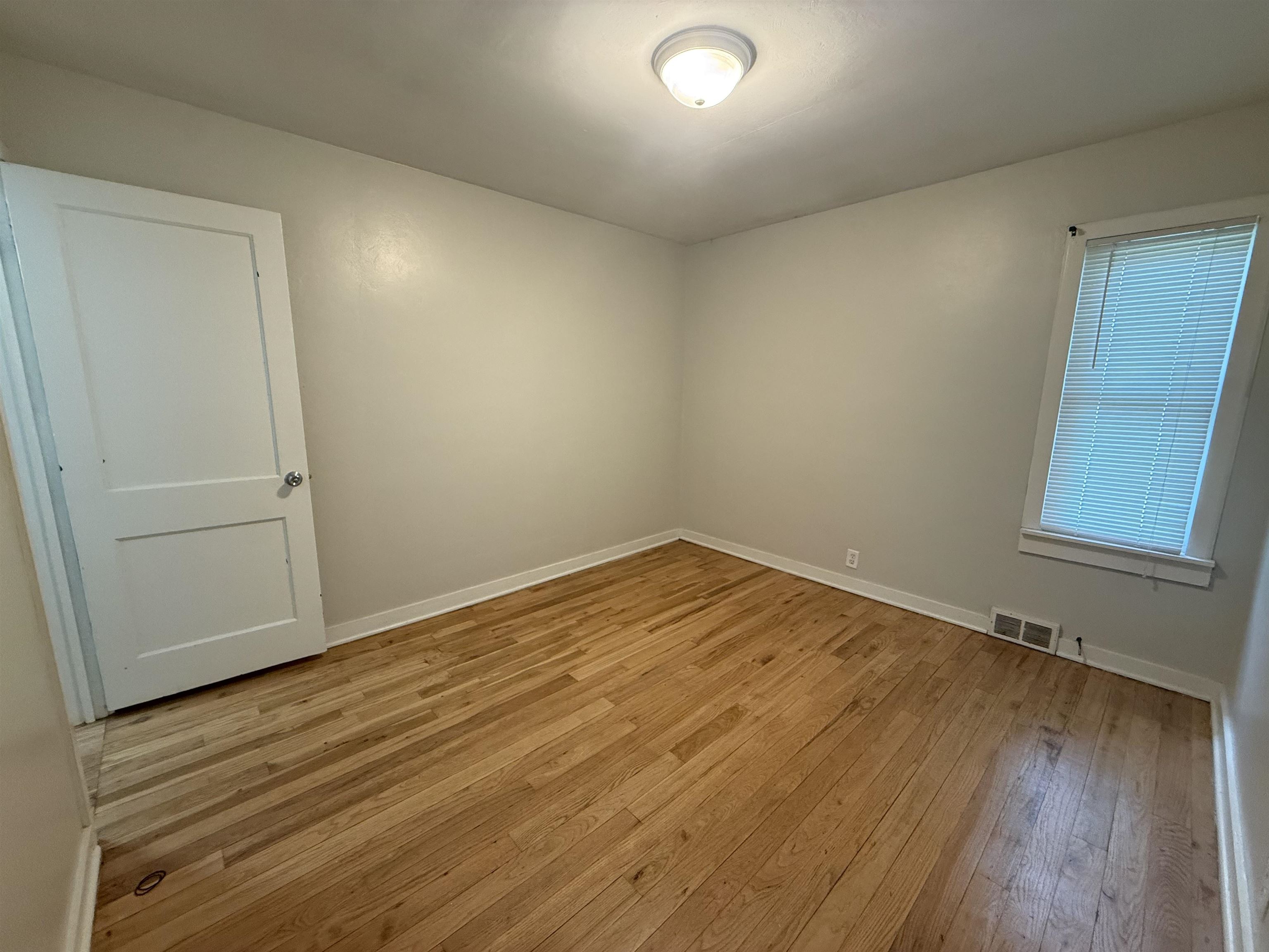 905 E High Property Photo 14