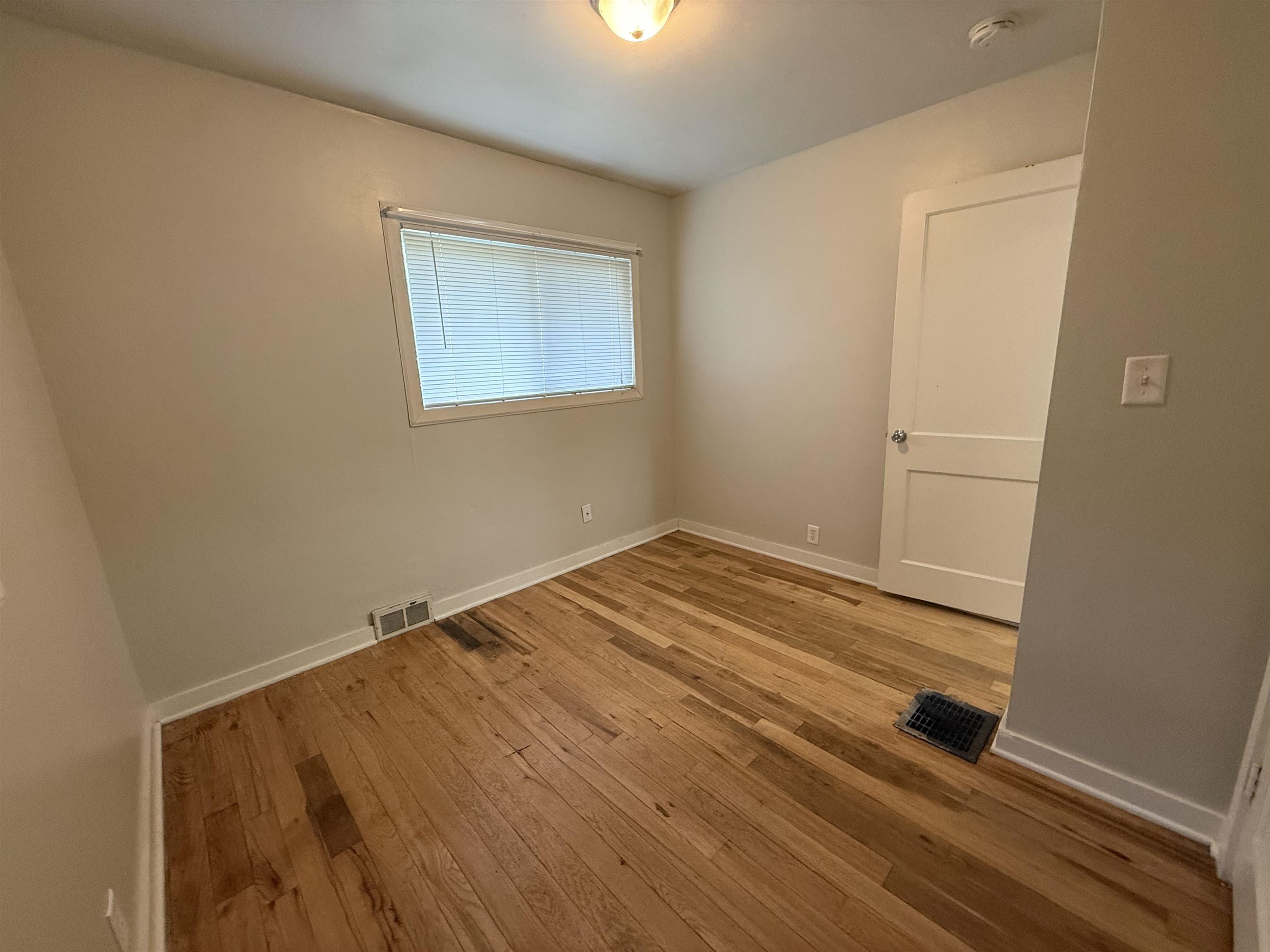 905 E High Property Photo 19