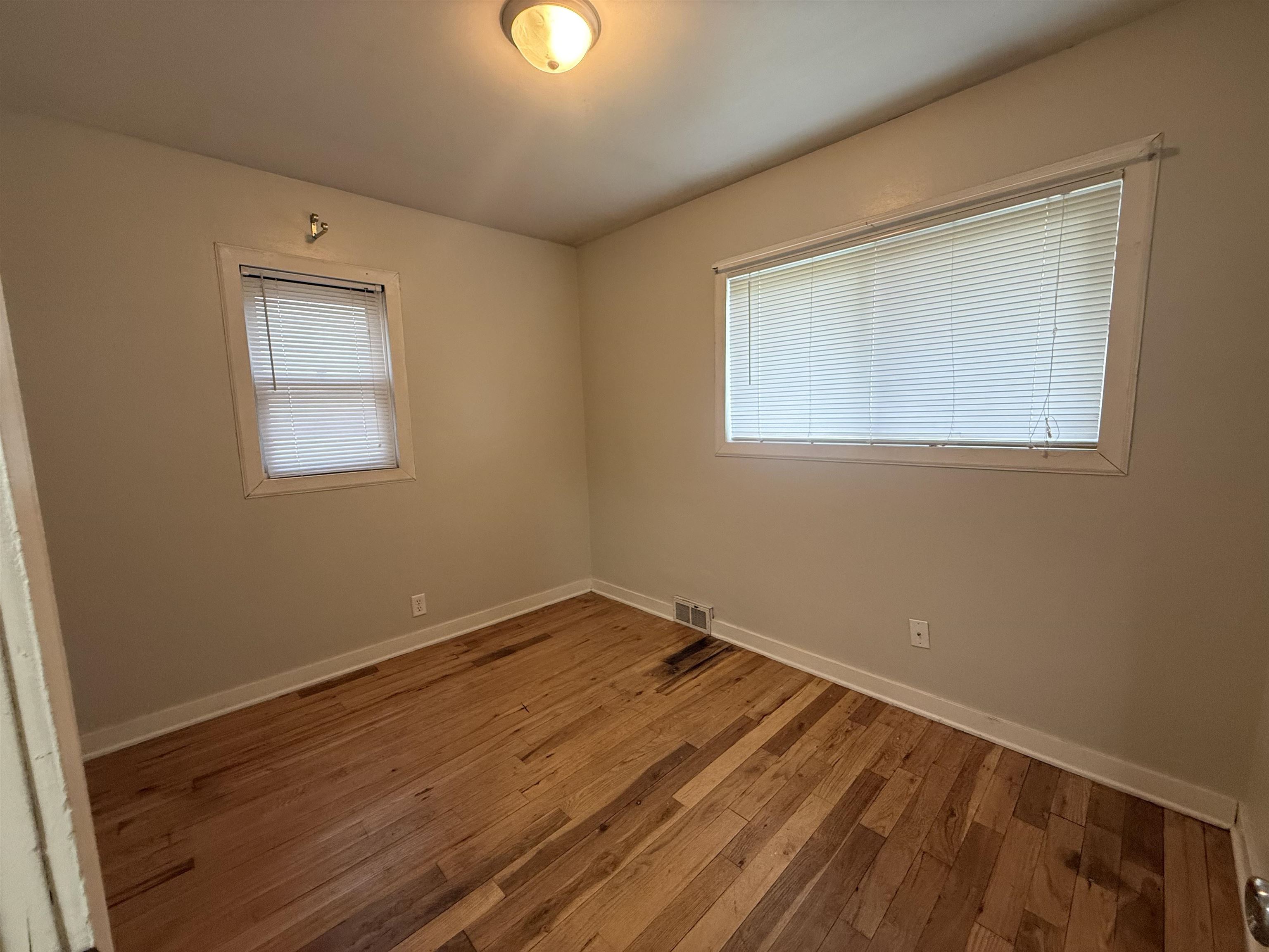 905 E High Property Photo 20