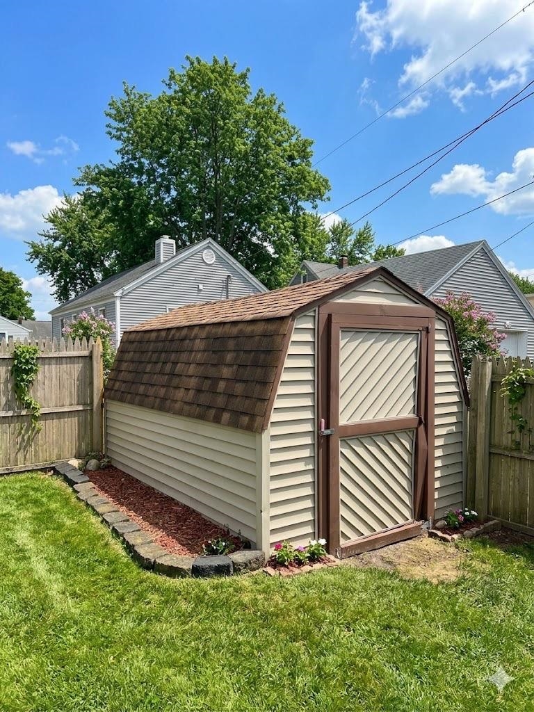413 W 4th Street Property Photo 8