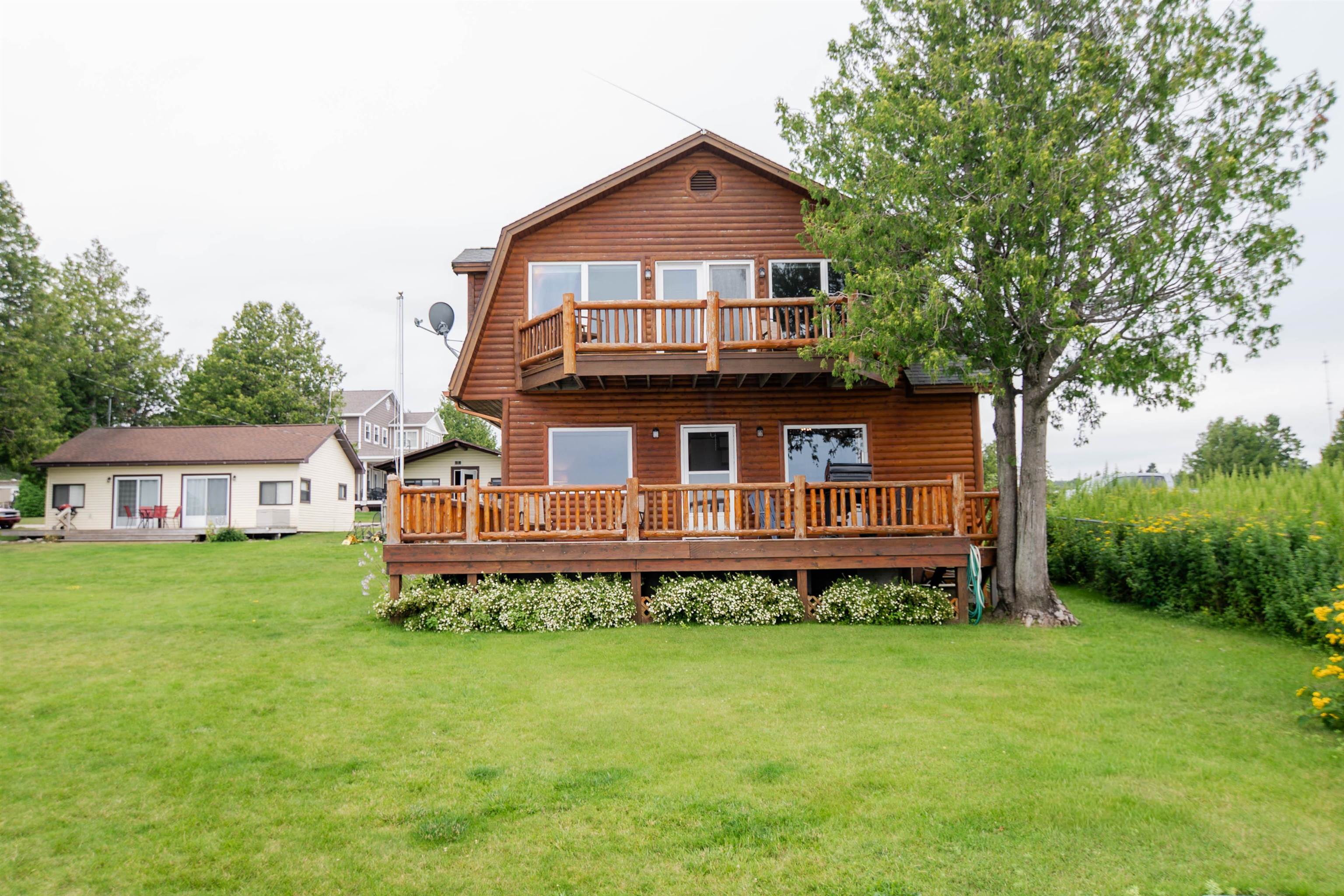 148 N Huron Property Photo 2