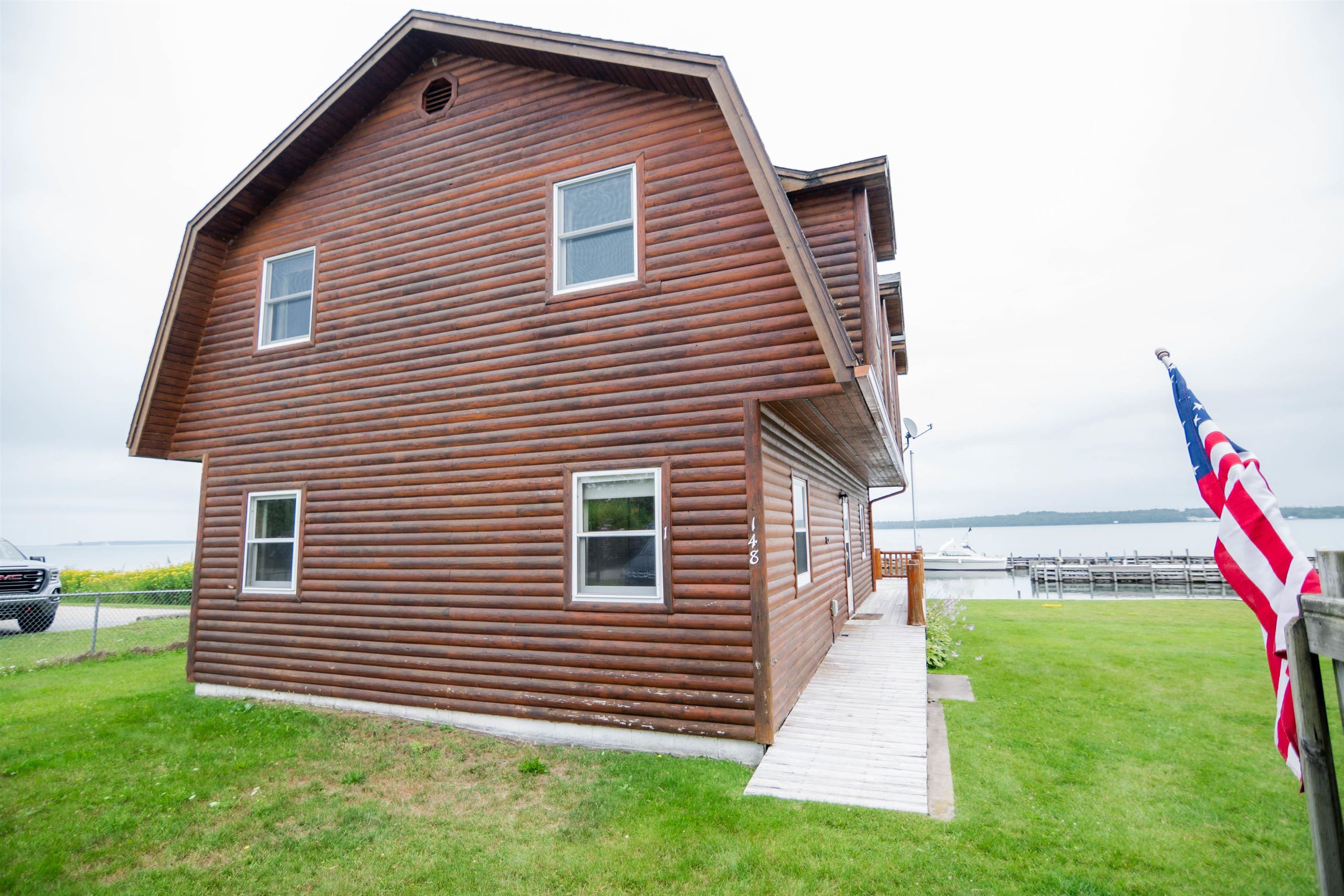 148 N Huron Property Photo 3