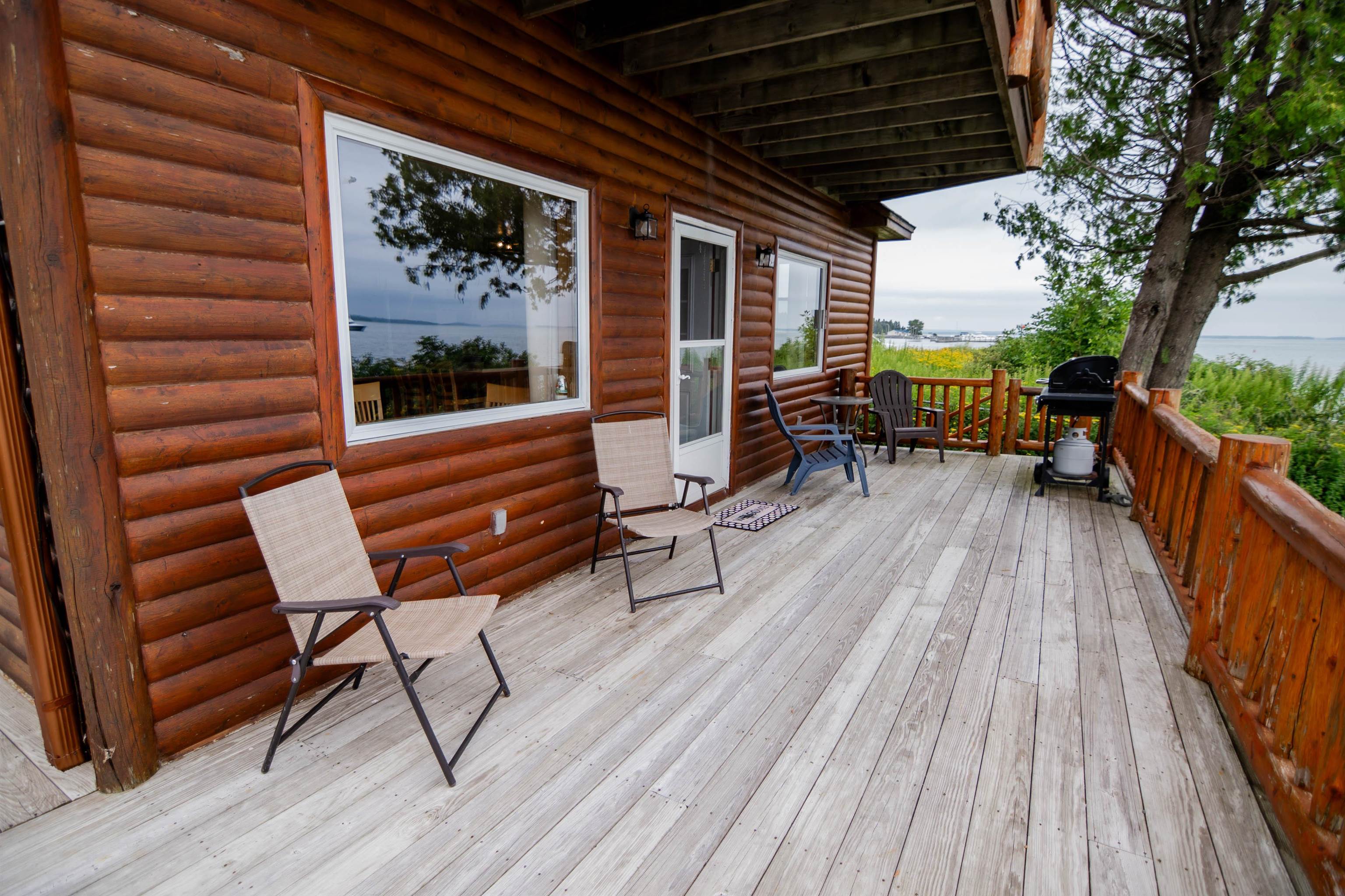 148 N Huron Property Photo 7