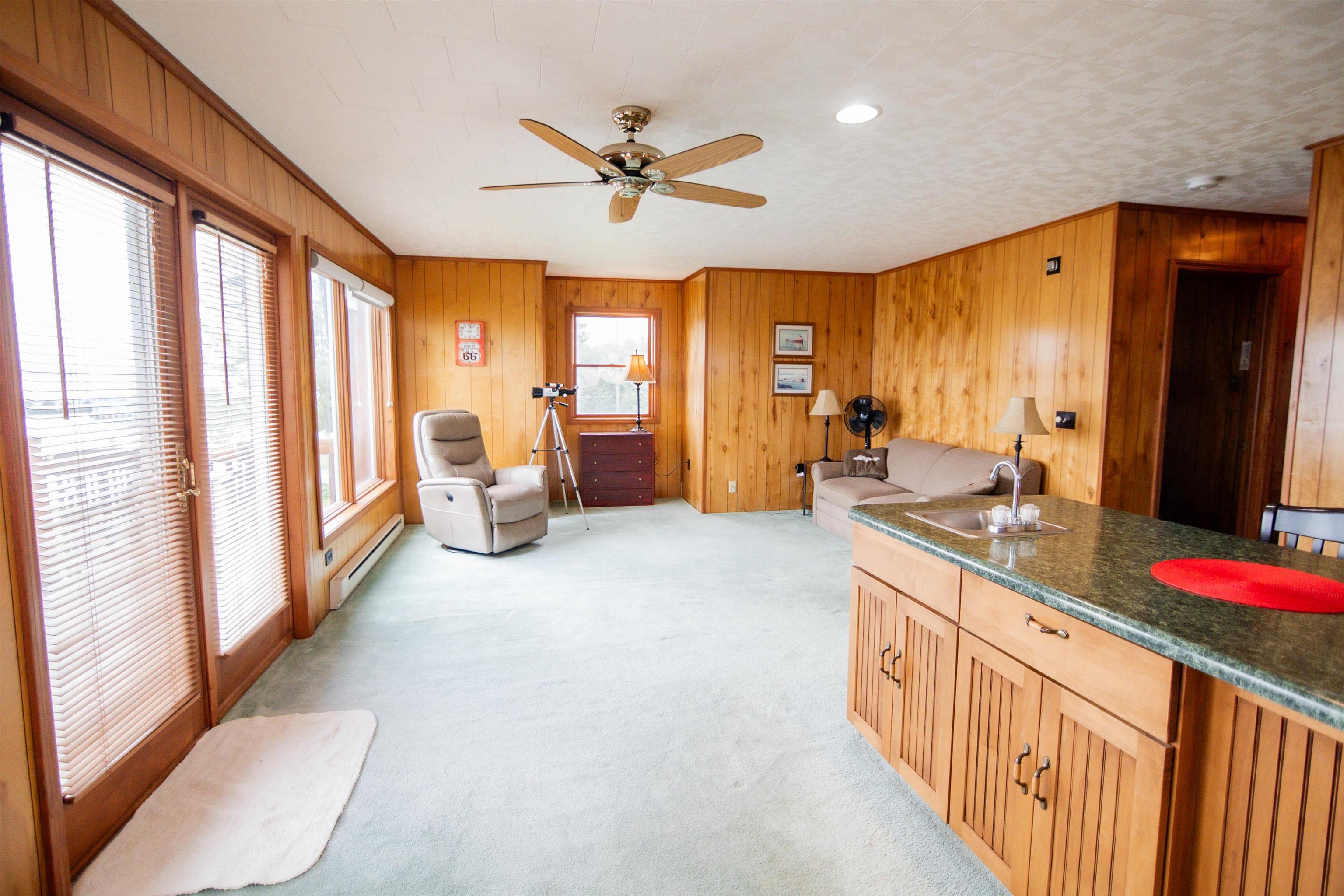 148 N Huron Property Photo 33