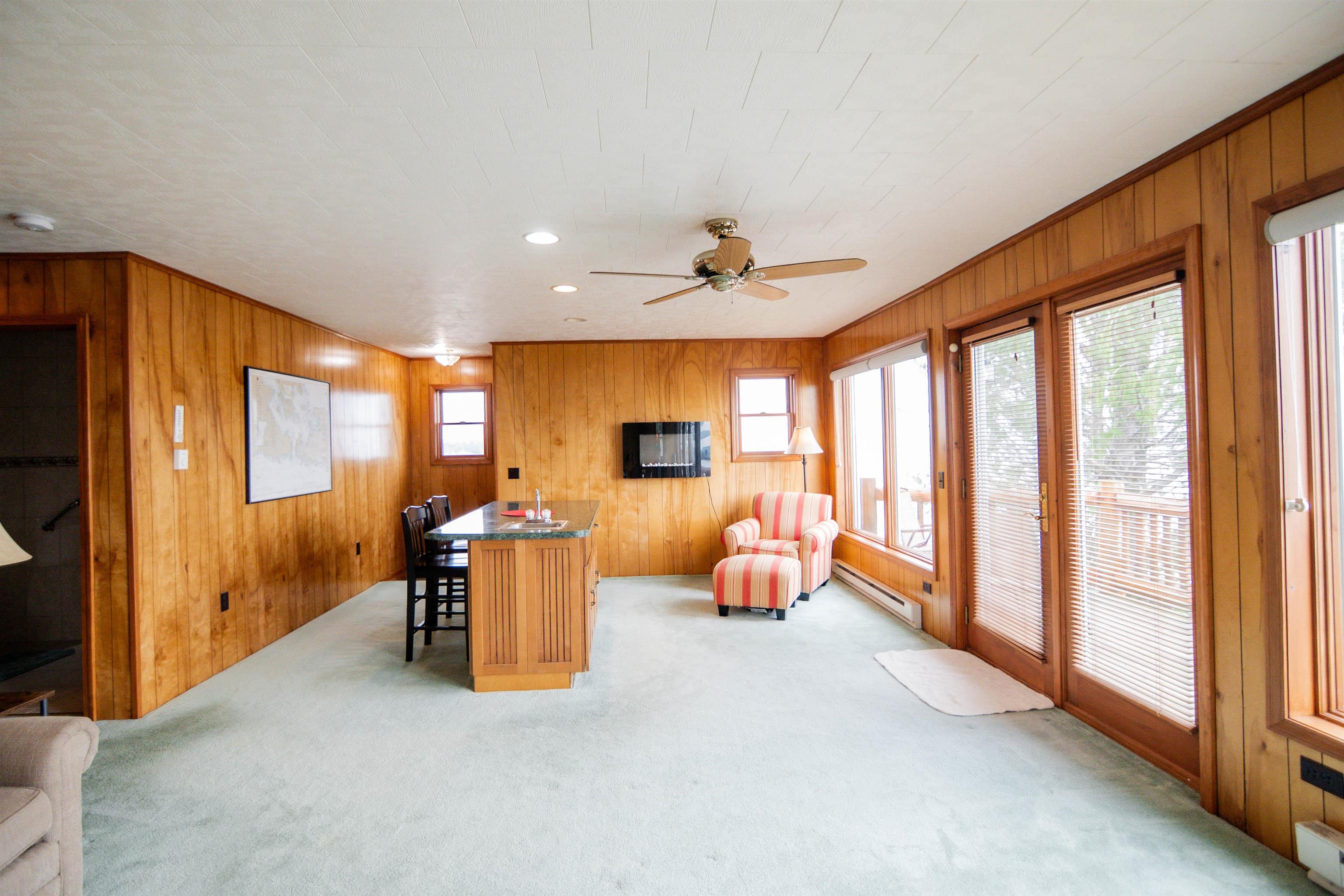 148 N Huron Property Photo 34