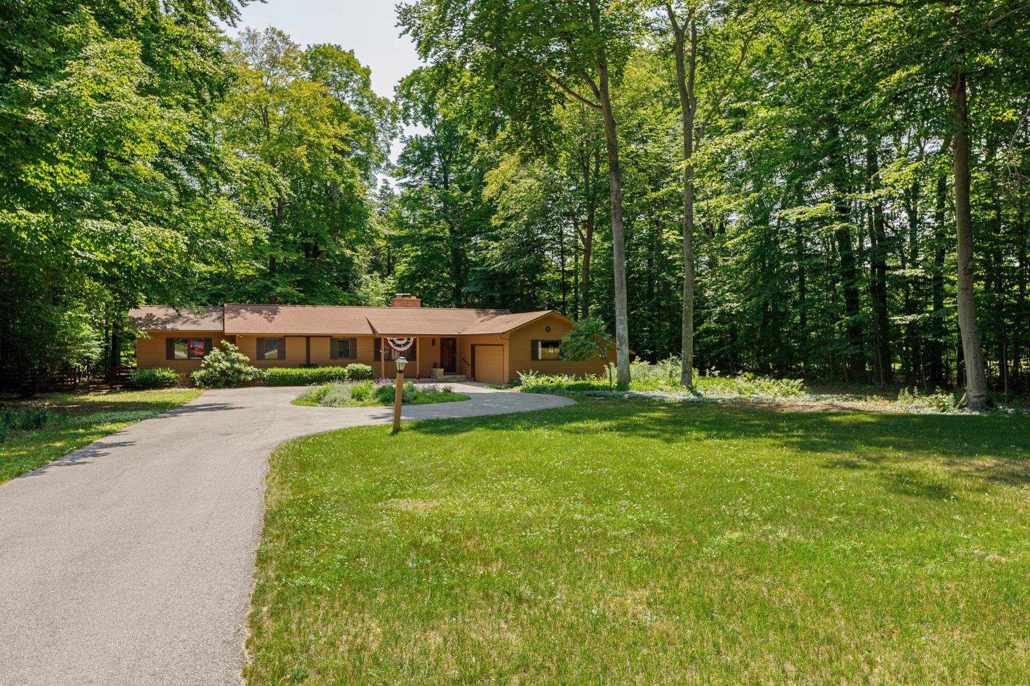 3862 N Trillium Drive Property Photo 1