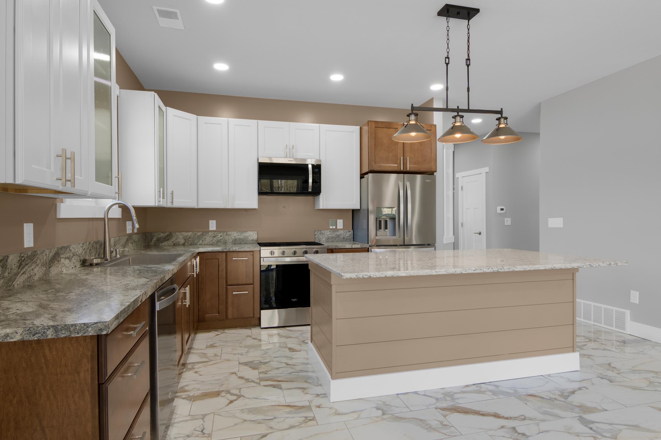 6533 Jeffrey Place Property Photo 4