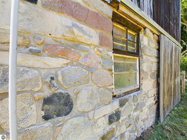 7699 Benzie Highway Property Photo 14
