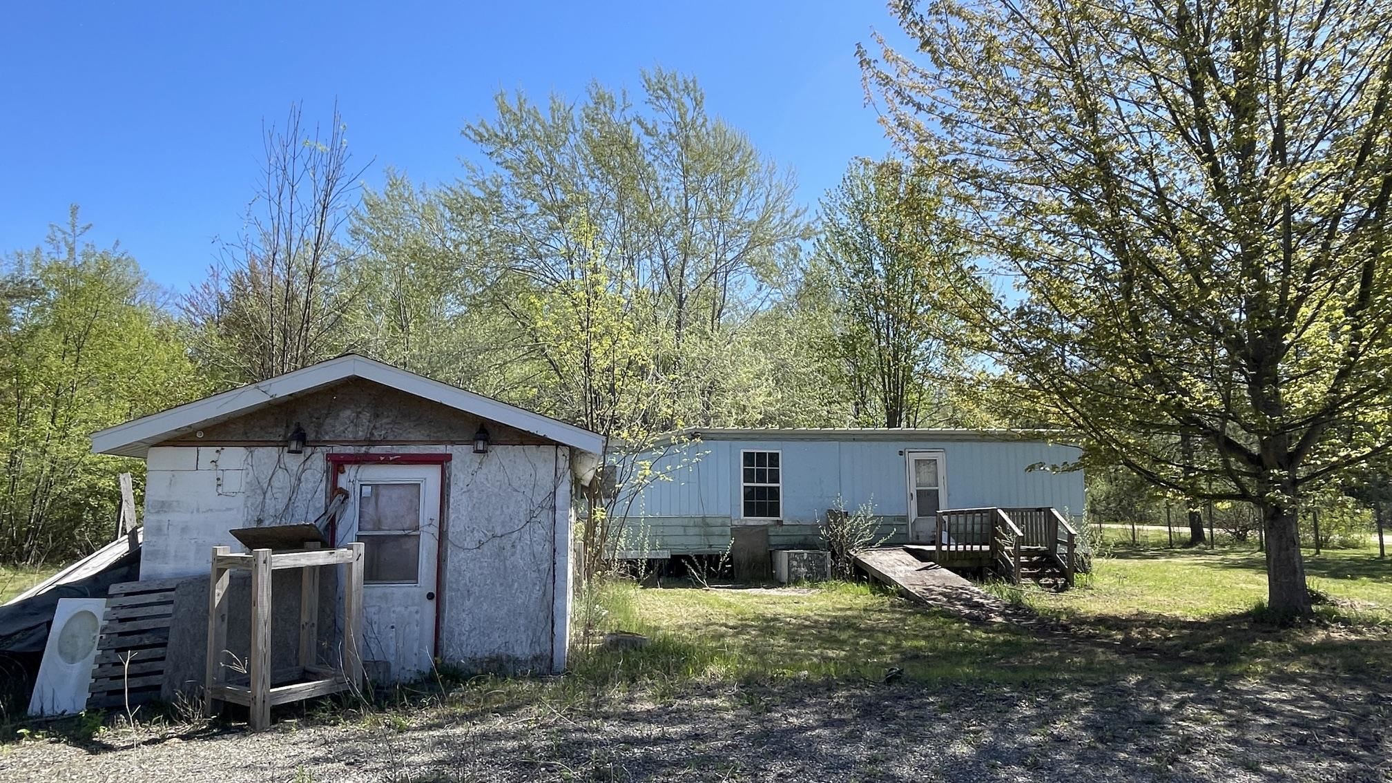 5985 Roehrs Road Property Photo 4