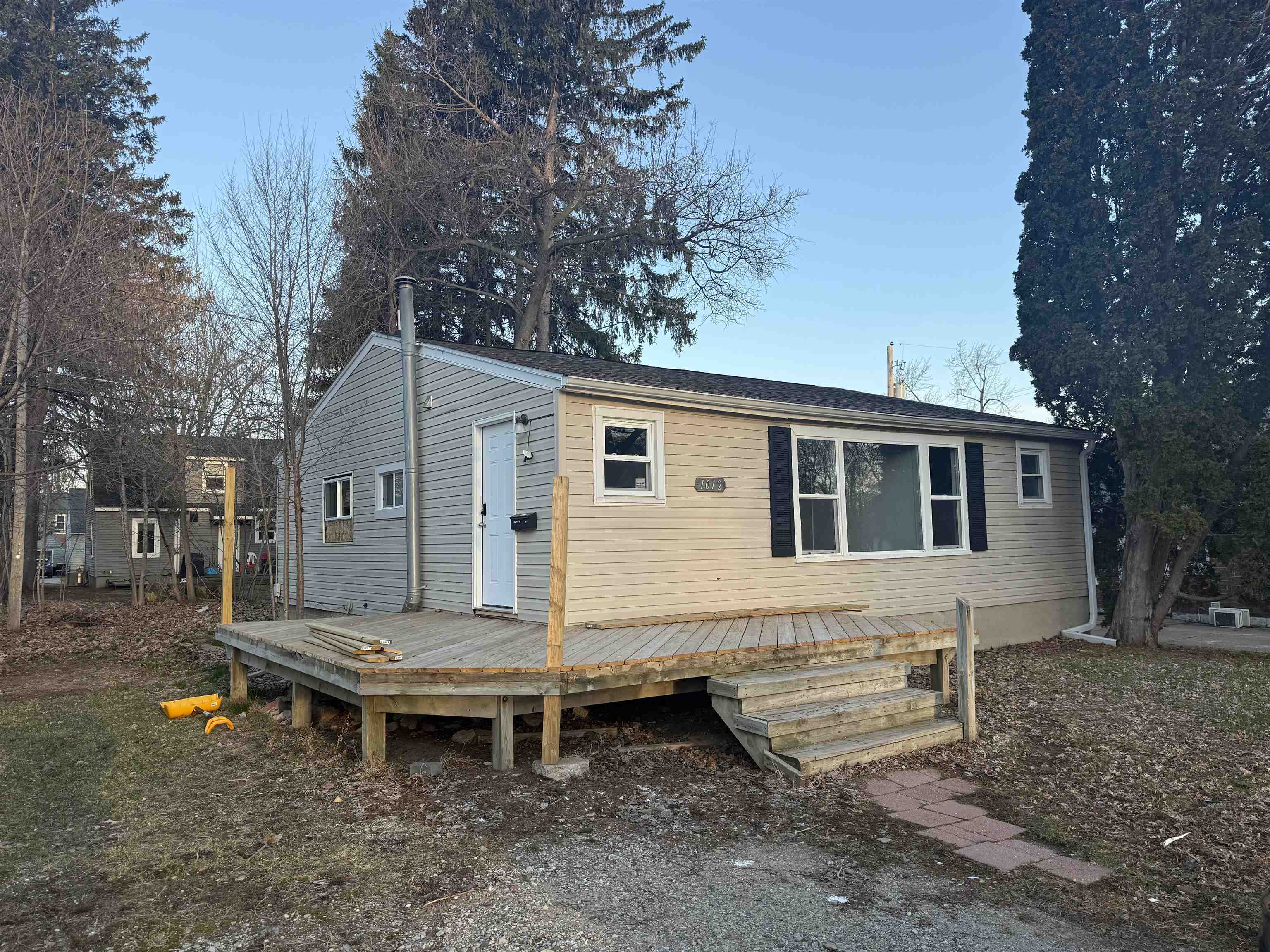 1012 S Lansing Property Photo 1
