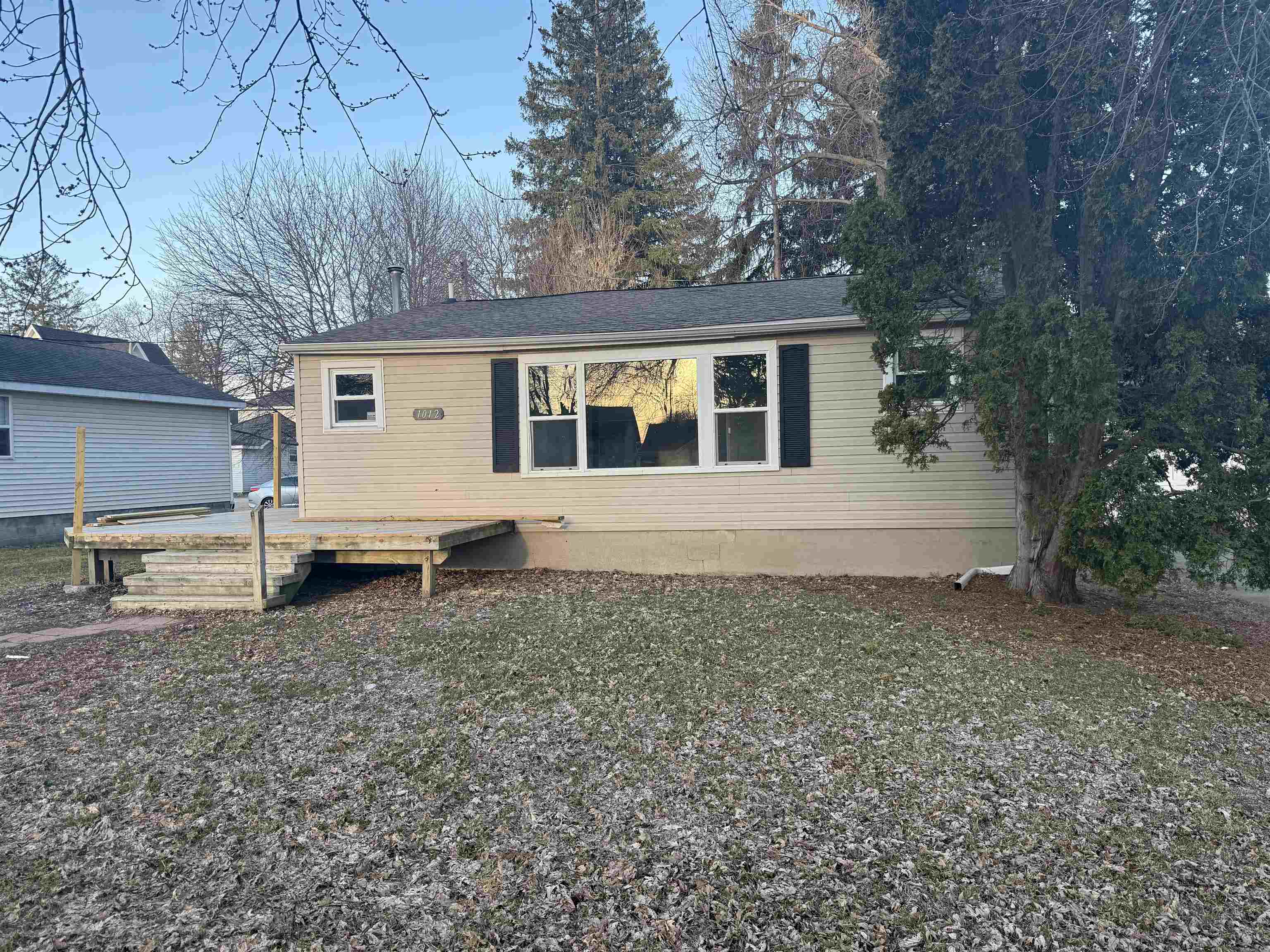 1012 S Lansing Property Photo 2