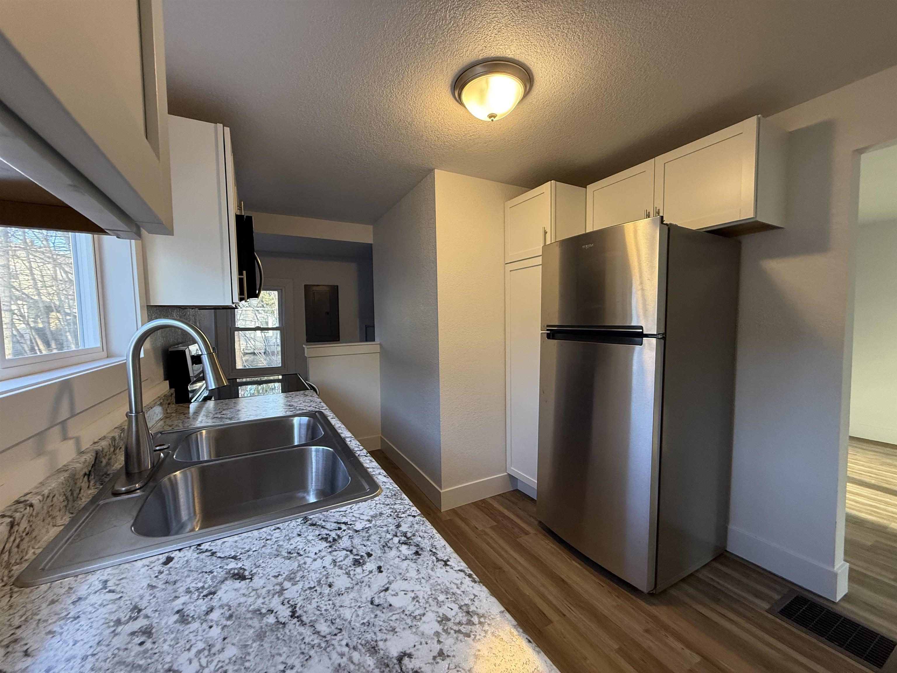 1012 S Lansing Property Photo 9