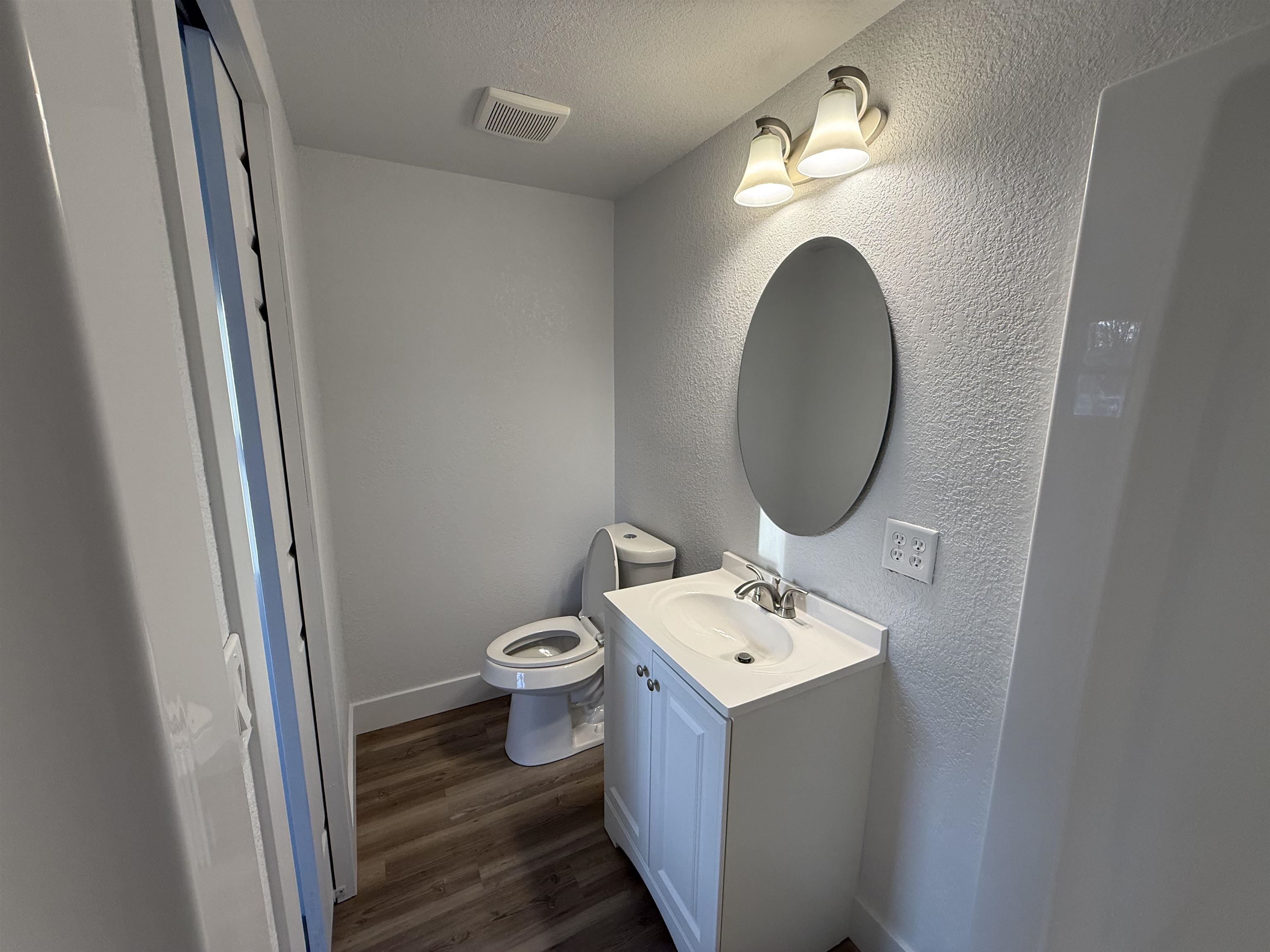 1012 S Lansing Property Photo 26