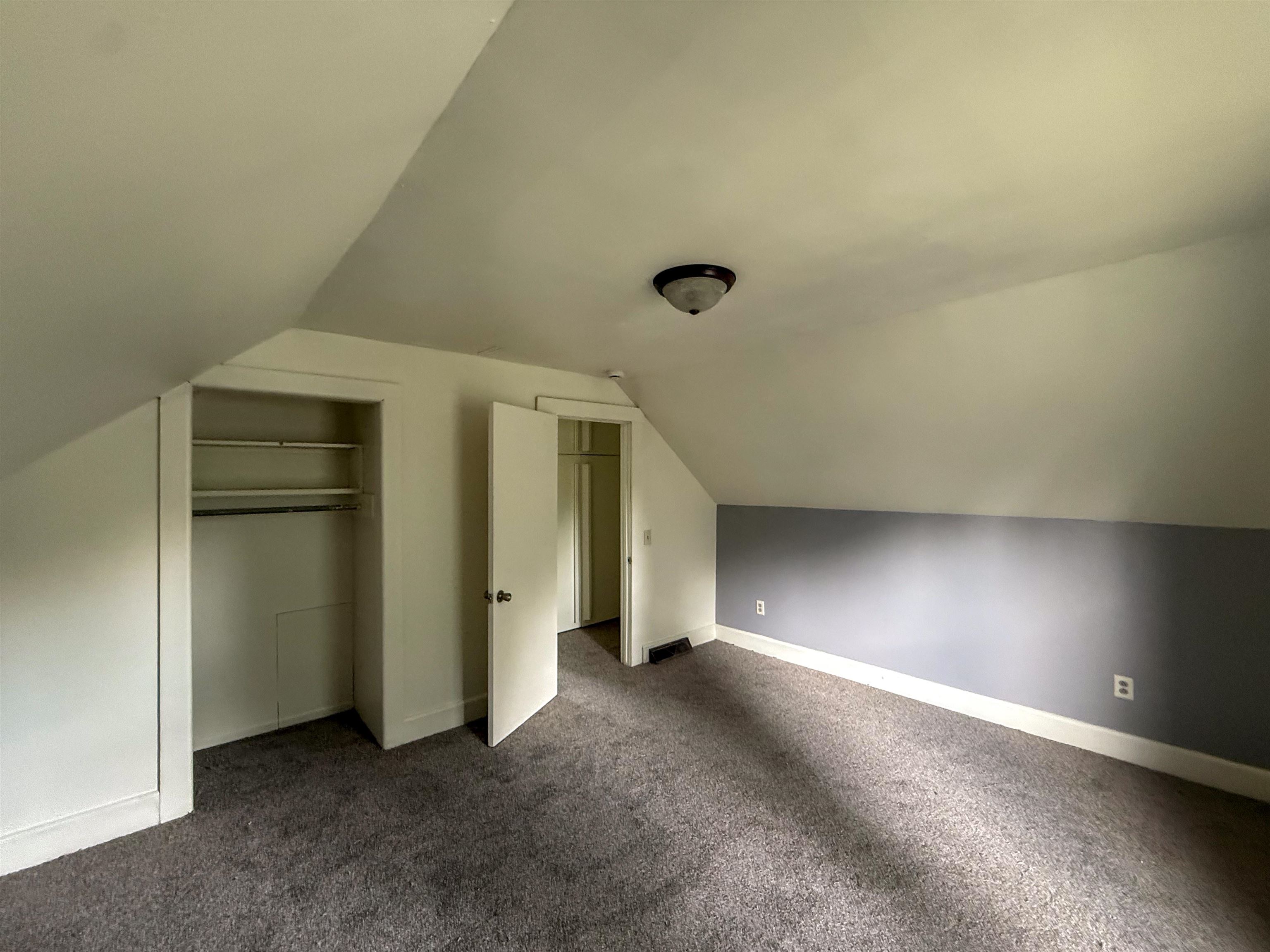 406 S Kinney Property Photo 12