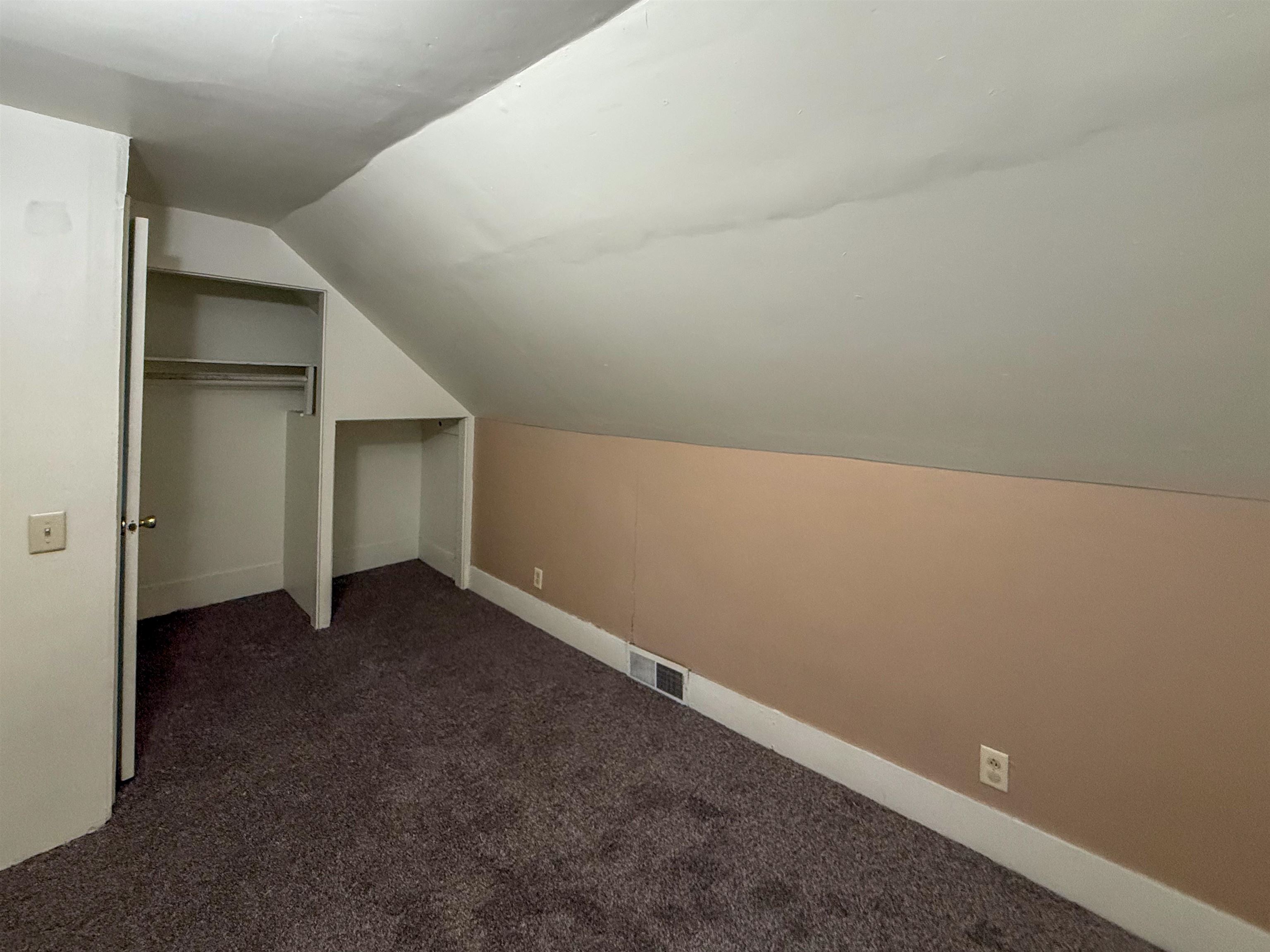 406 S Kinney Property Photo 13