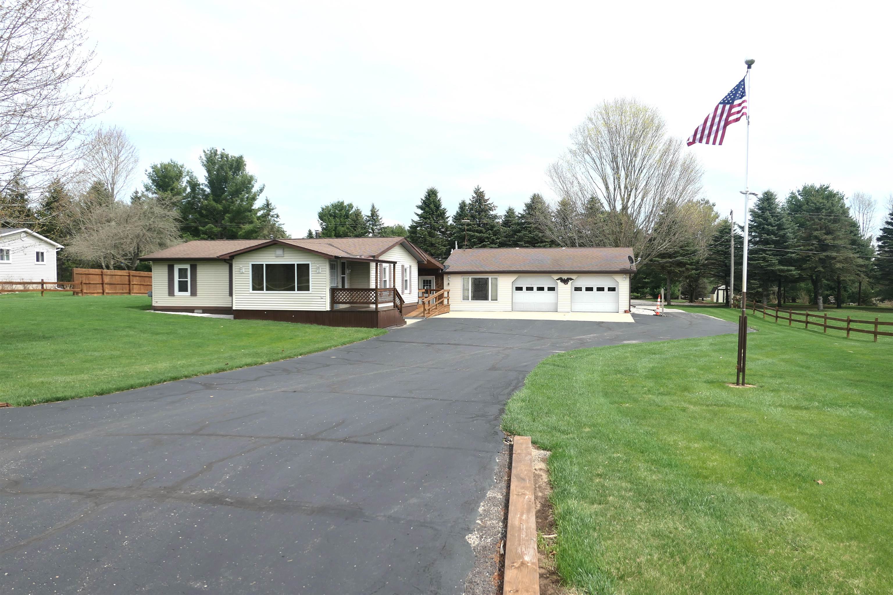 6264 Wildwood Drive Property Photo 1