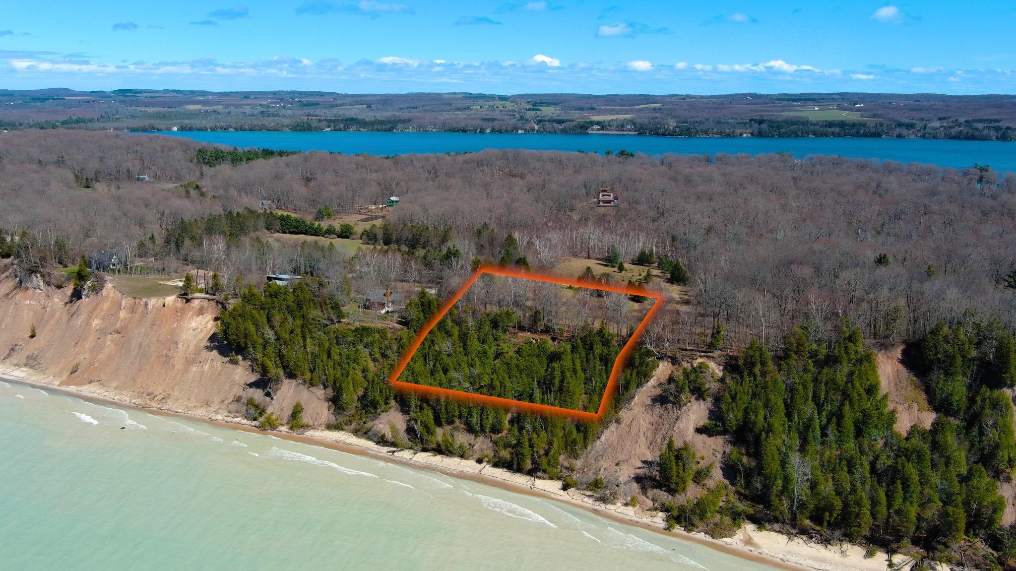 N Manitou Trail Property Photo 1