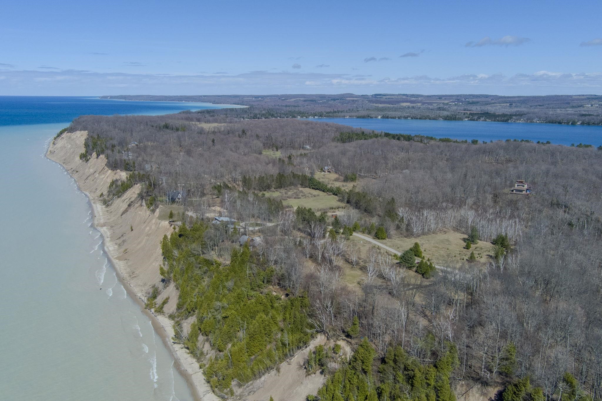 N Manitou Trail Property Photo 12