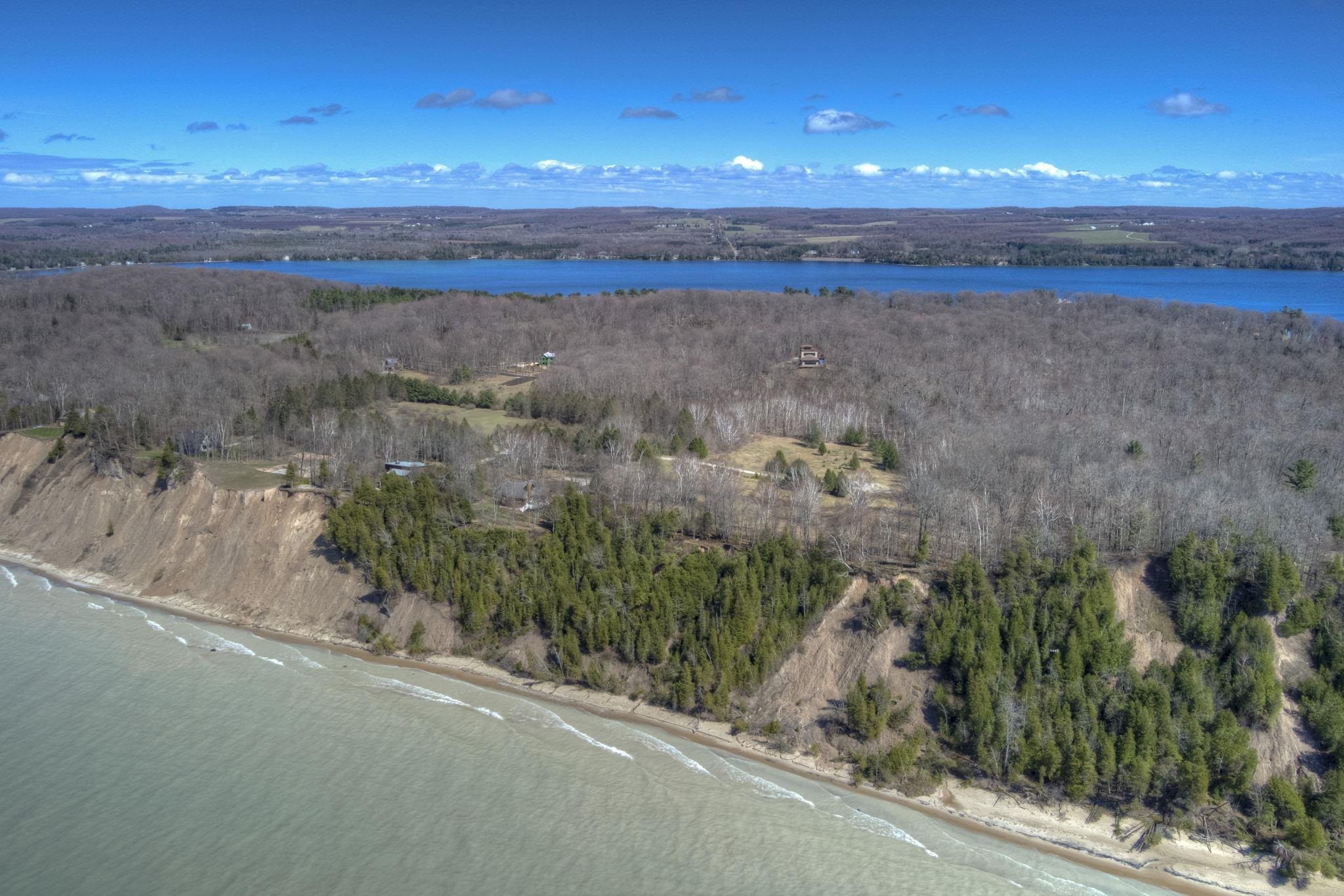 N Manitou Trail Property Photo 18