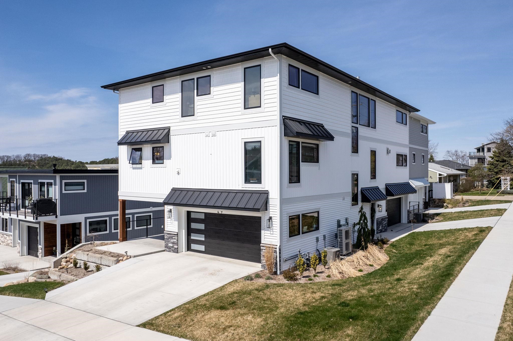 49 Howard Avenue