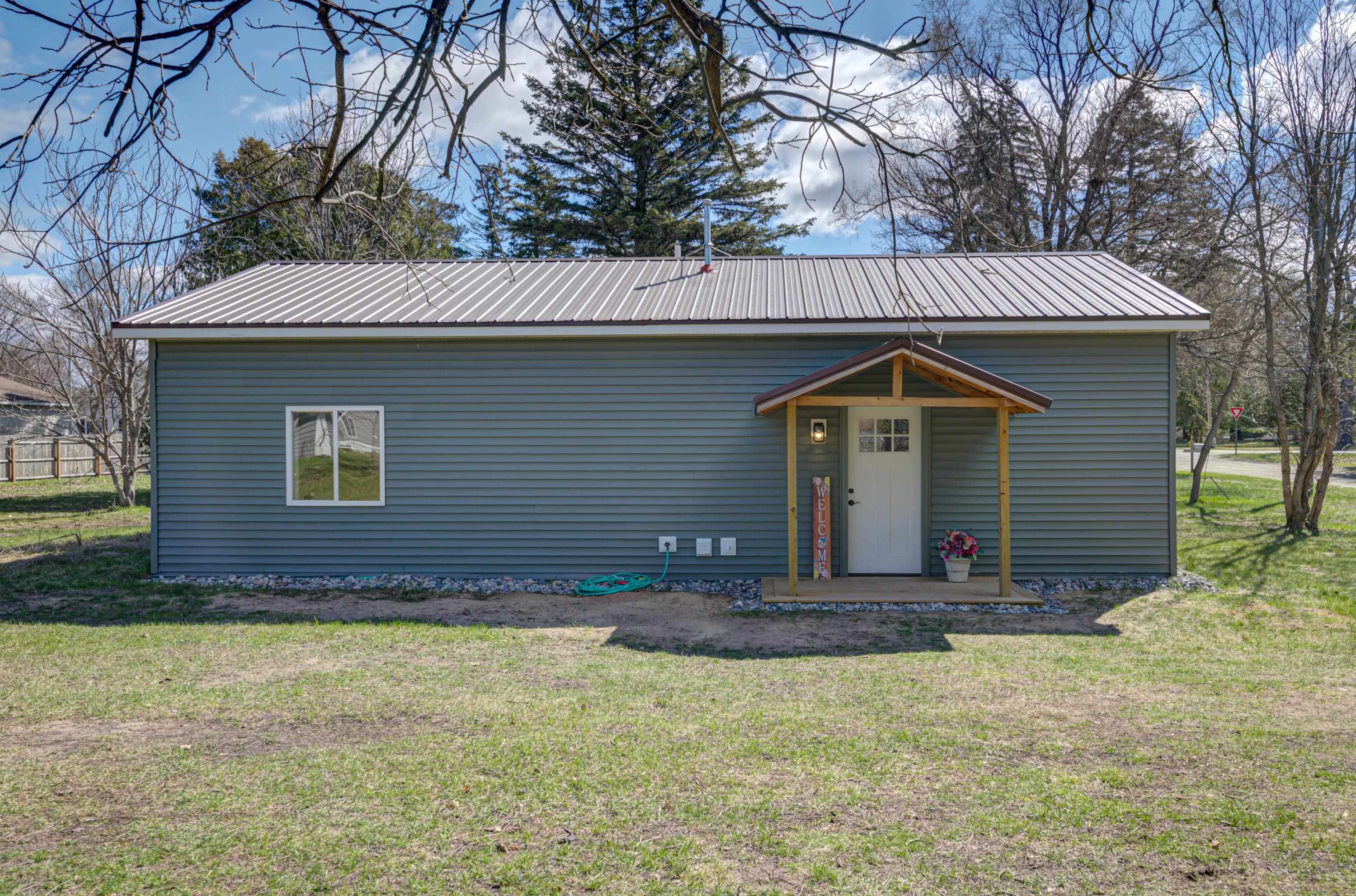 304 Lincoln Street Property Photo 1